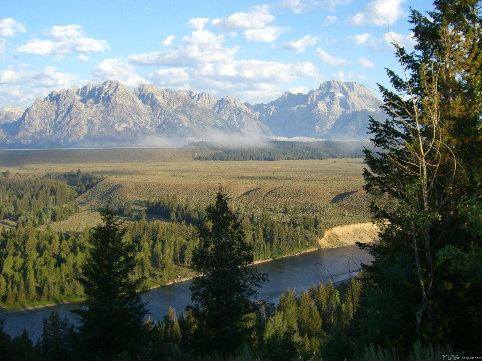 1601x1200 MLeWallpaper.com Hole Mountains and River