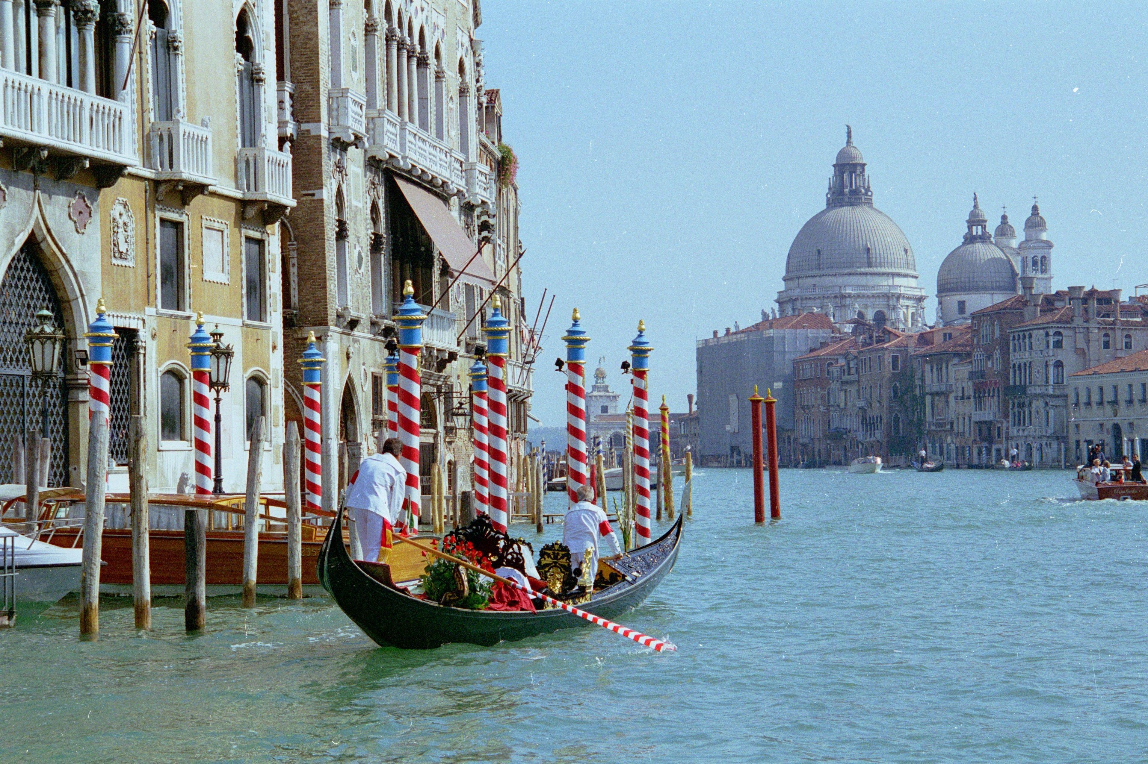 3832x2552 Venice italy canal wallpaper. PC