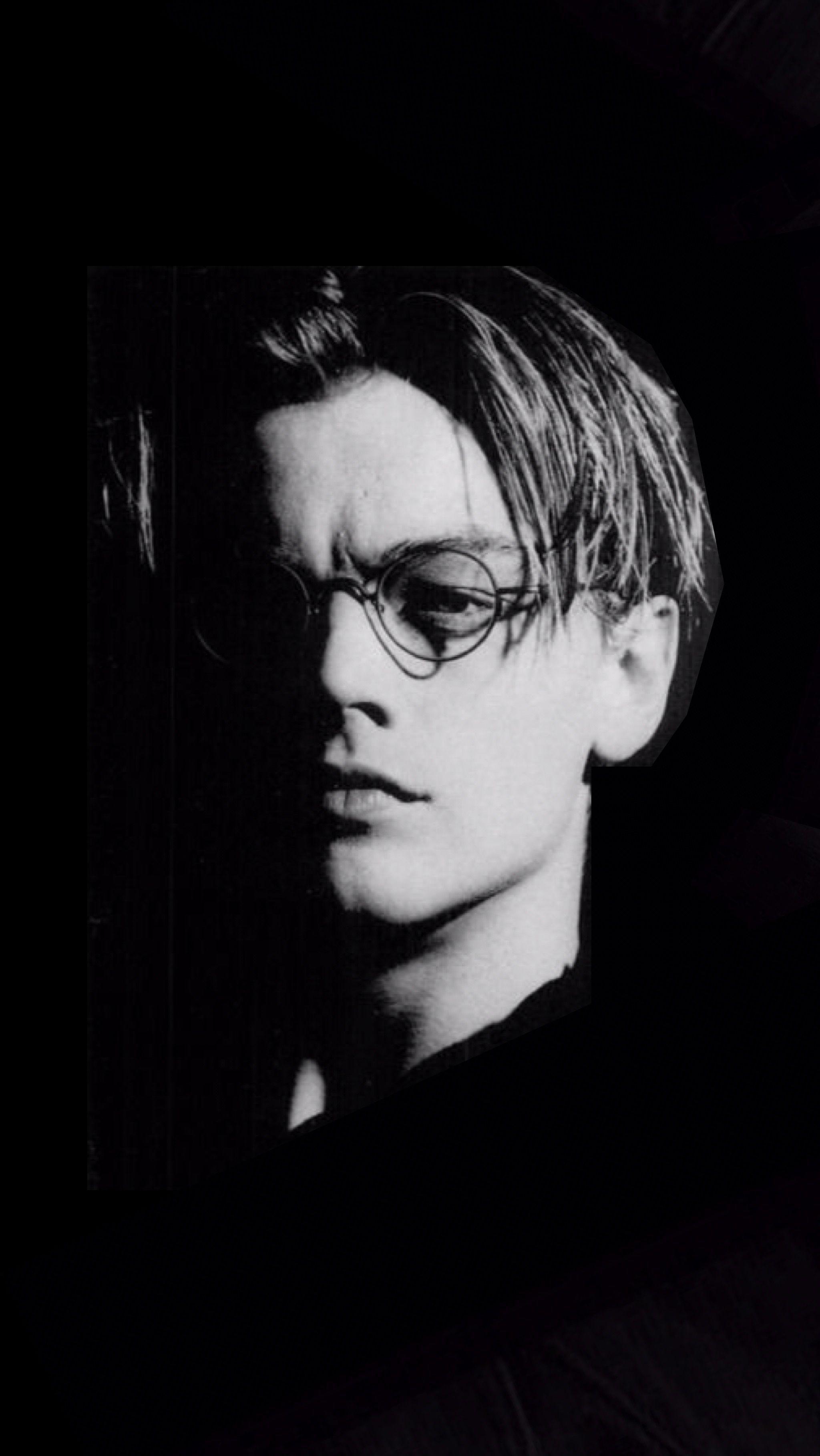 2048x3638 Young Leonardo Dicaprio Wallpaper