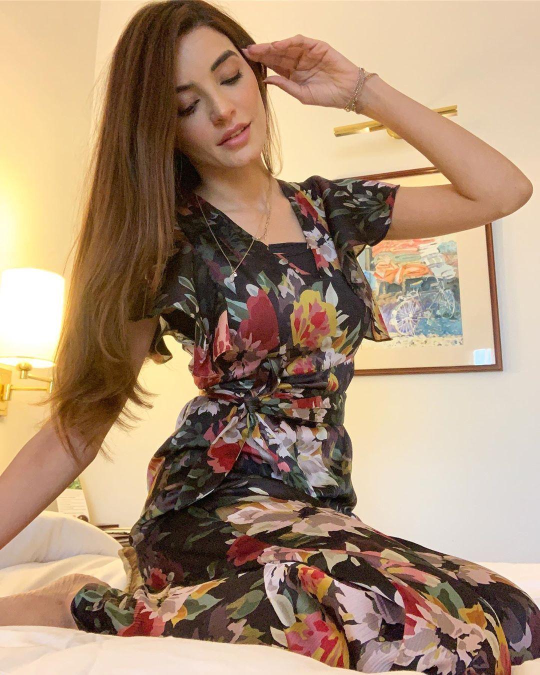 1080x1350 Sadia Khan Hottest Wallpaper. Latest Beautiful Clicks