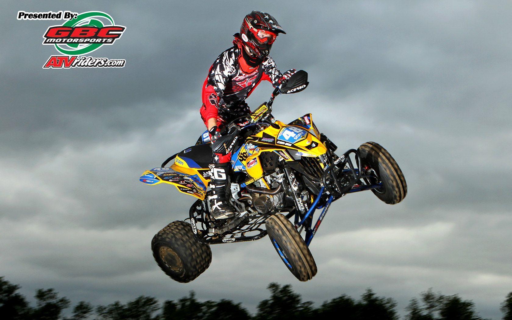 1680x1050 Racing
