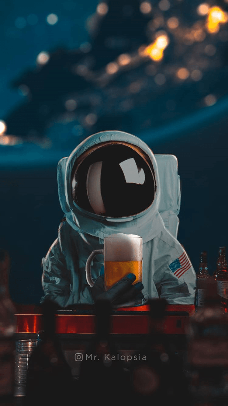 750x1334 Trippy Astronaut Phone Wallpaper