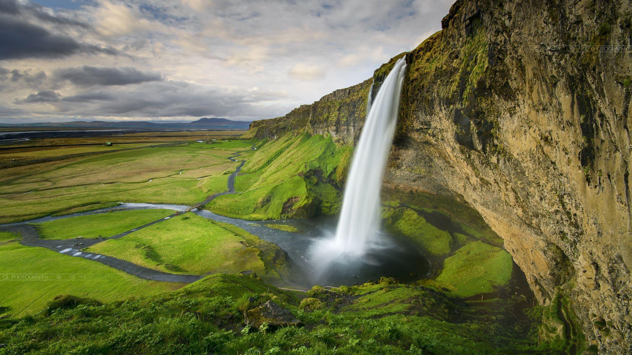 2048x1152 Seljalandsfoss, Iceland
