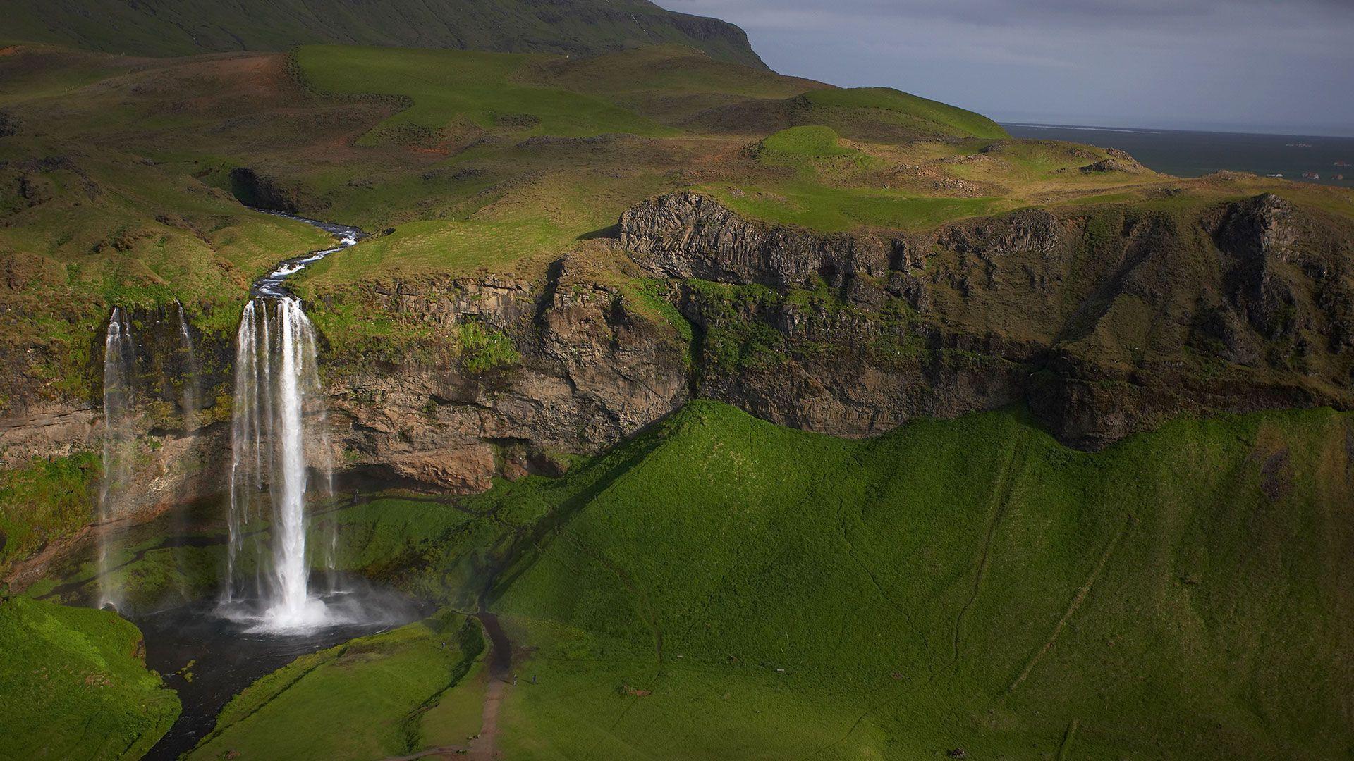 1920x1080 Seljalandsfoss waterfall : South Iceland : Travel Guide : Nordic Visitor