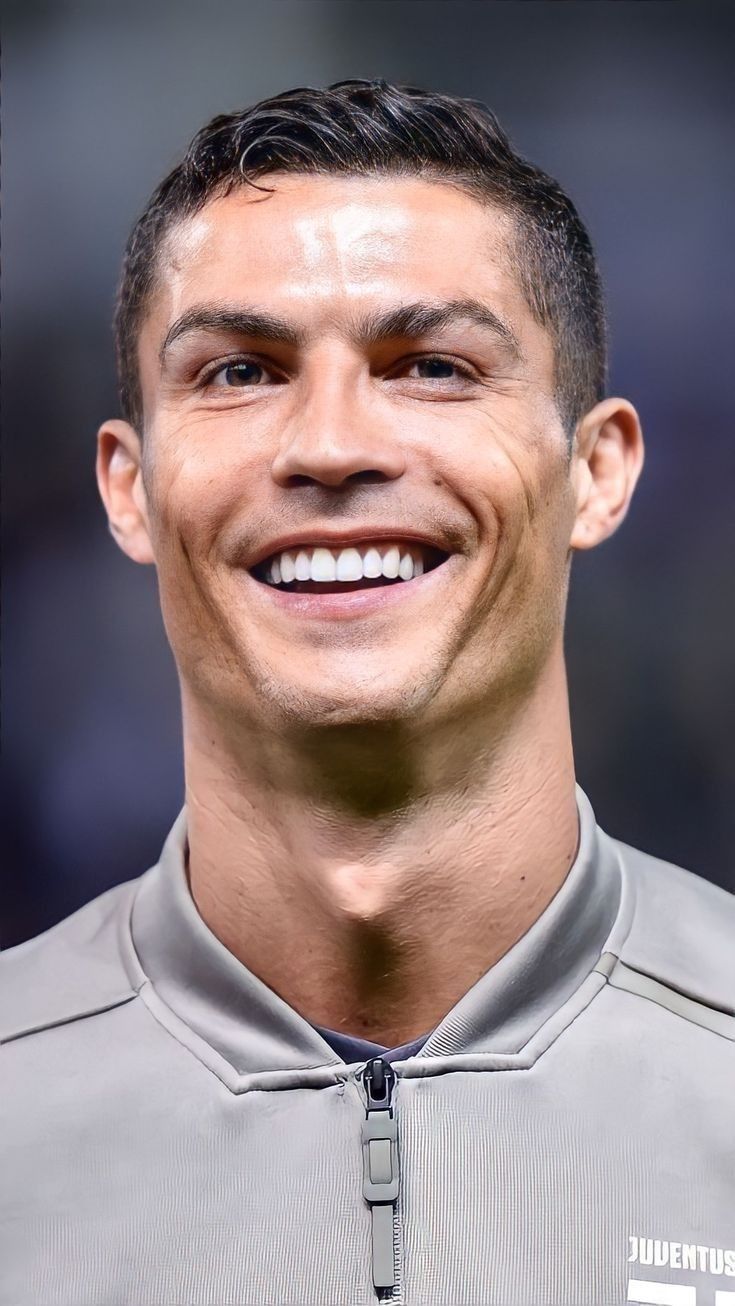 735x1306 Cristiano ronaldo portrait. Ronaldo joker smile, Ronaldo smile wallpaper, Foto cristiano ronaldo