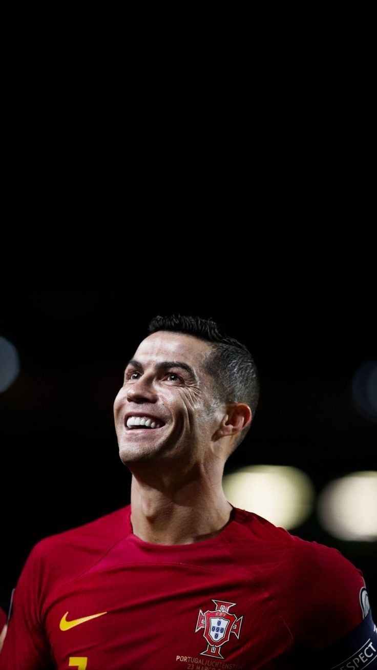736x1308 Ronaldo