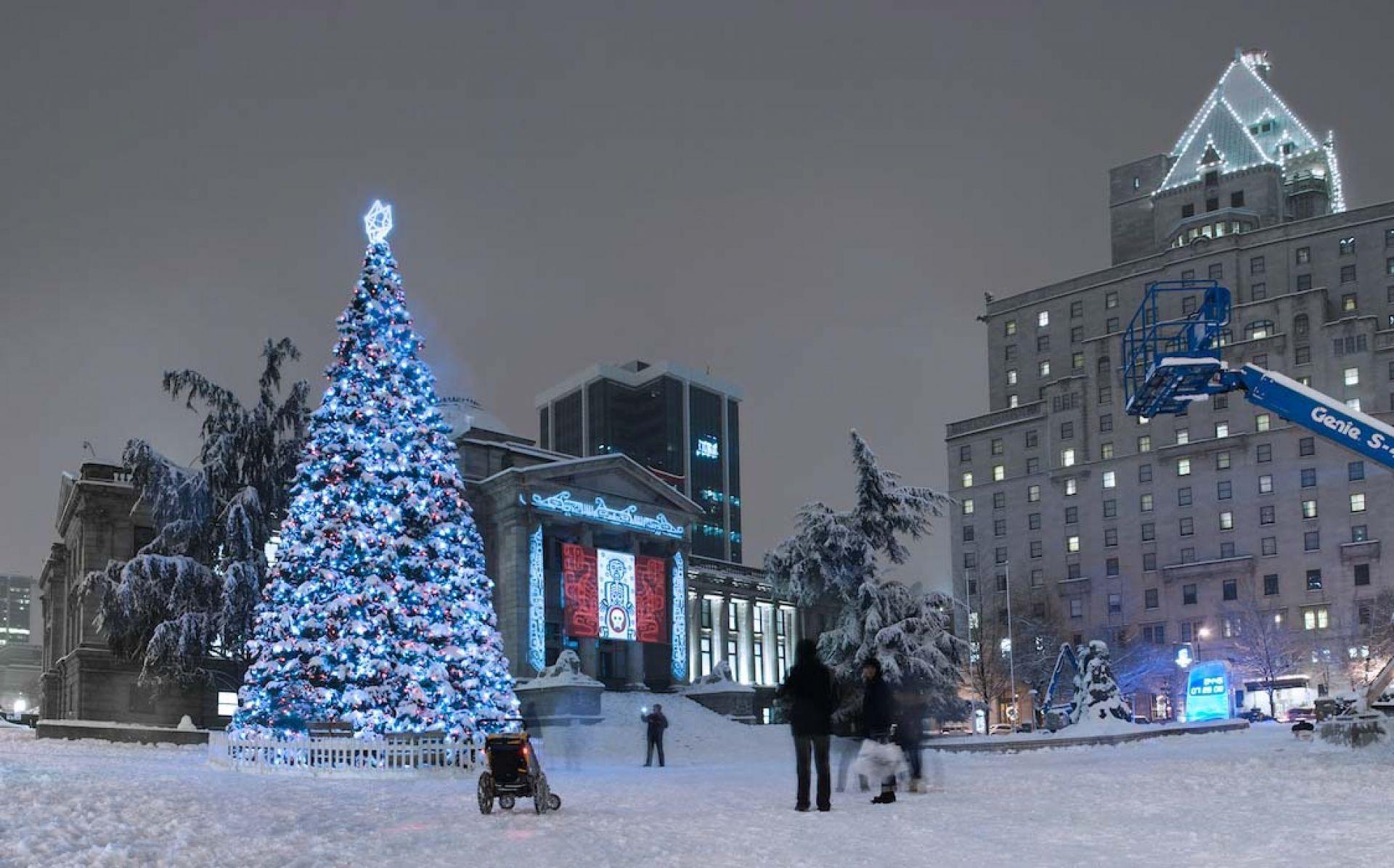 1920x1196 Christmas Night And THe Snow. HD Christmas Wallpaper for Mobile