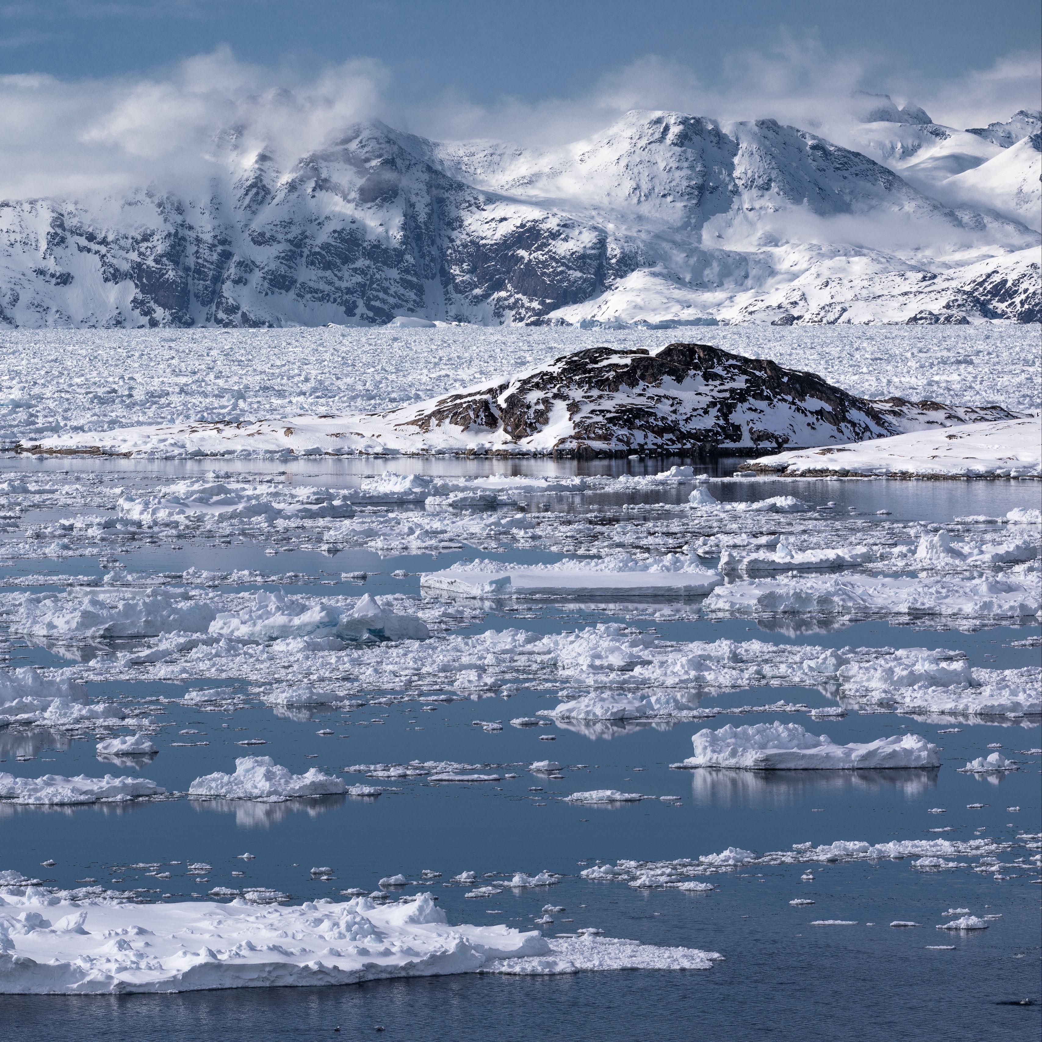 3415x3415 Download wallpaper 3415x3415 snow, ice, sea, greenland ipad pro