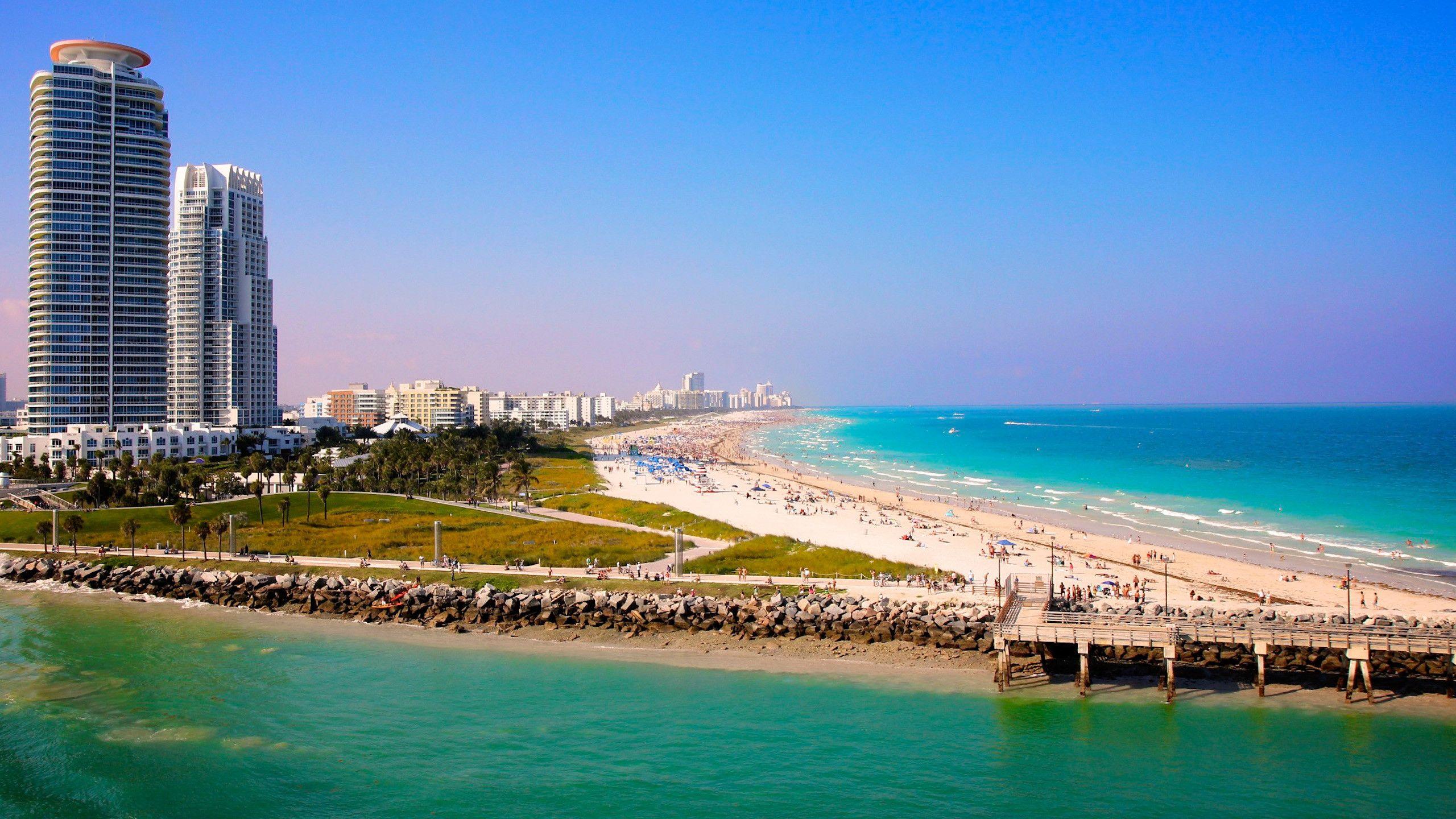 2560x1440 Miami Beach Wallpaper