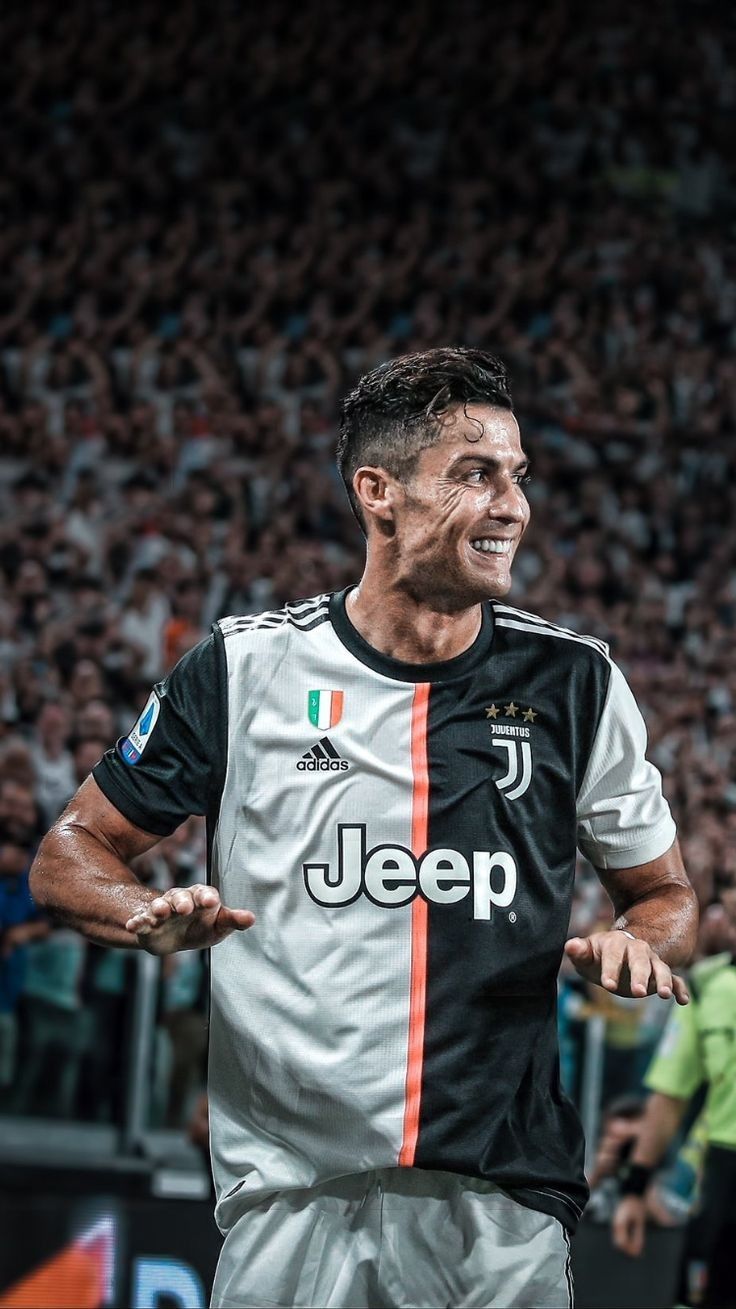 736x1309 Wallpaper Cr7 New Jersey Portugal Wallpaper Ronaldo Smile Real Madrid Cr7 Wallpaper