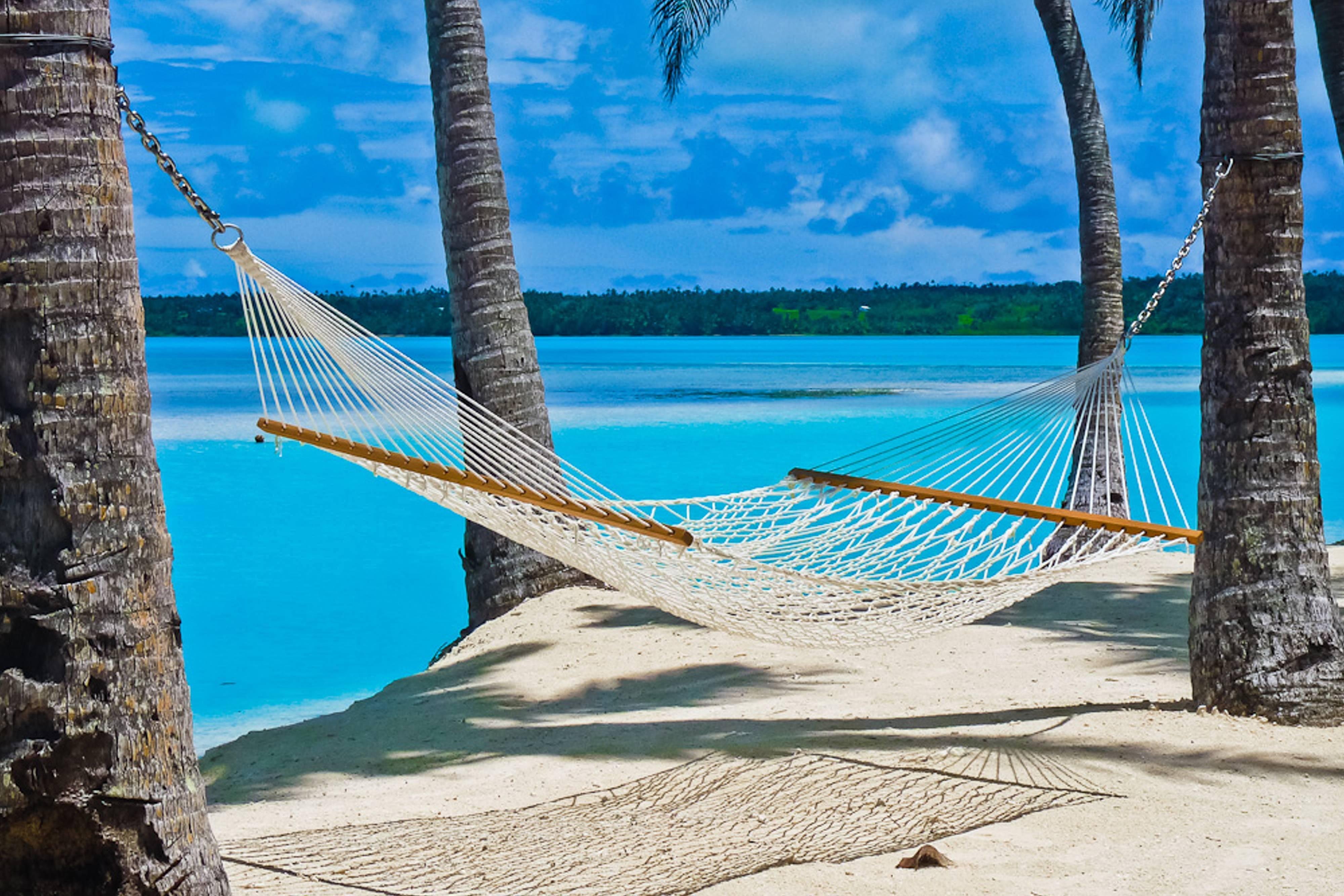 4000x2668 Hammock on Beach in the South Pacific HD desktop wallpaper