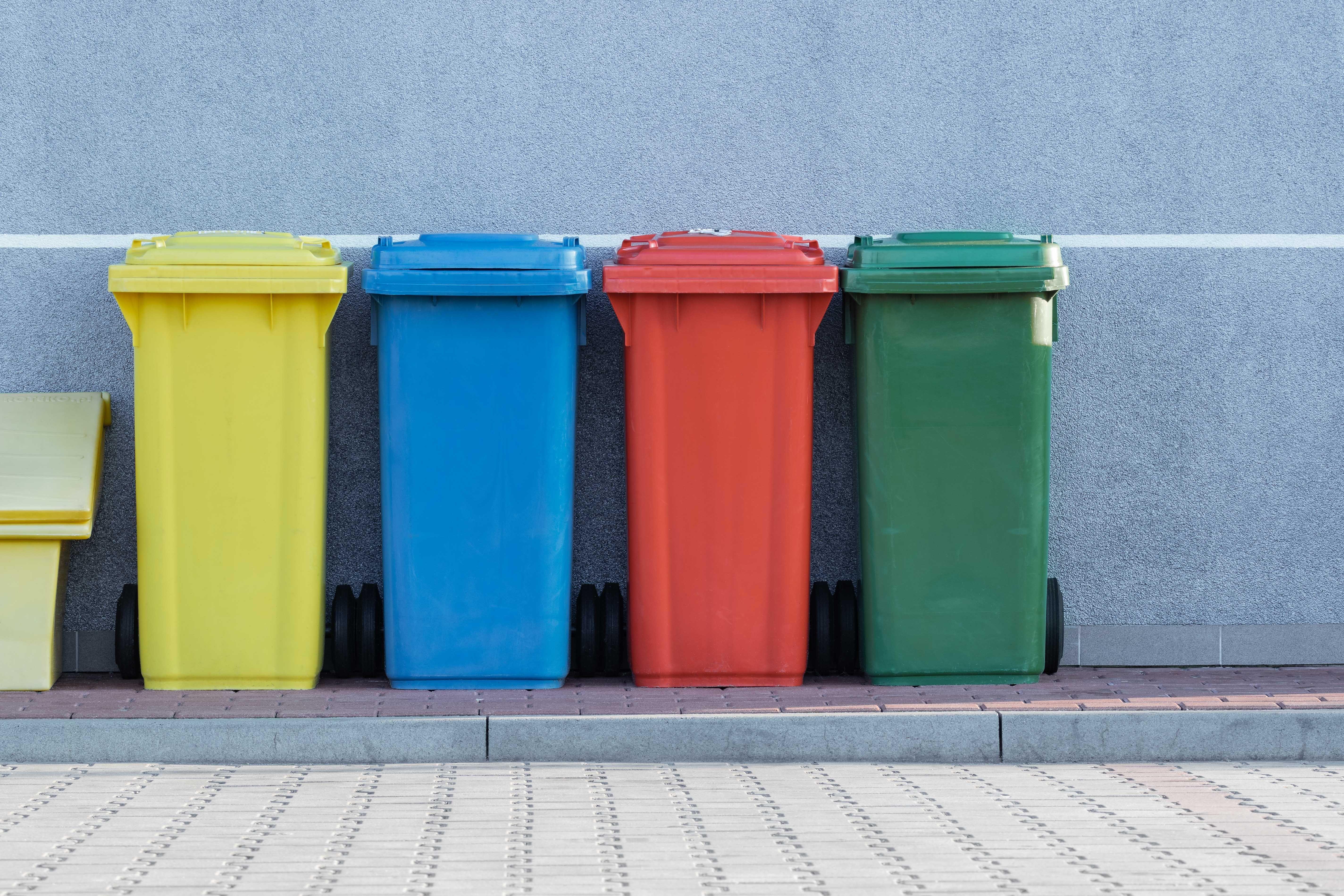5697x3798 Garbage Picture [HD]. Download Free Image