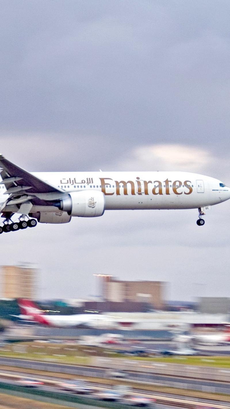 800x1420 Fly Emirates Plane iPhone Wallpaper