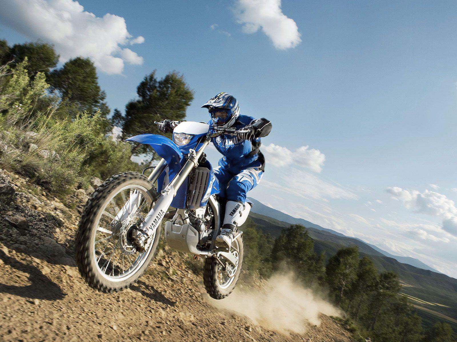 1600x1200 Free Yamaha Dirt Bike Background HD Wallpaper HD Desktop Wallpaper