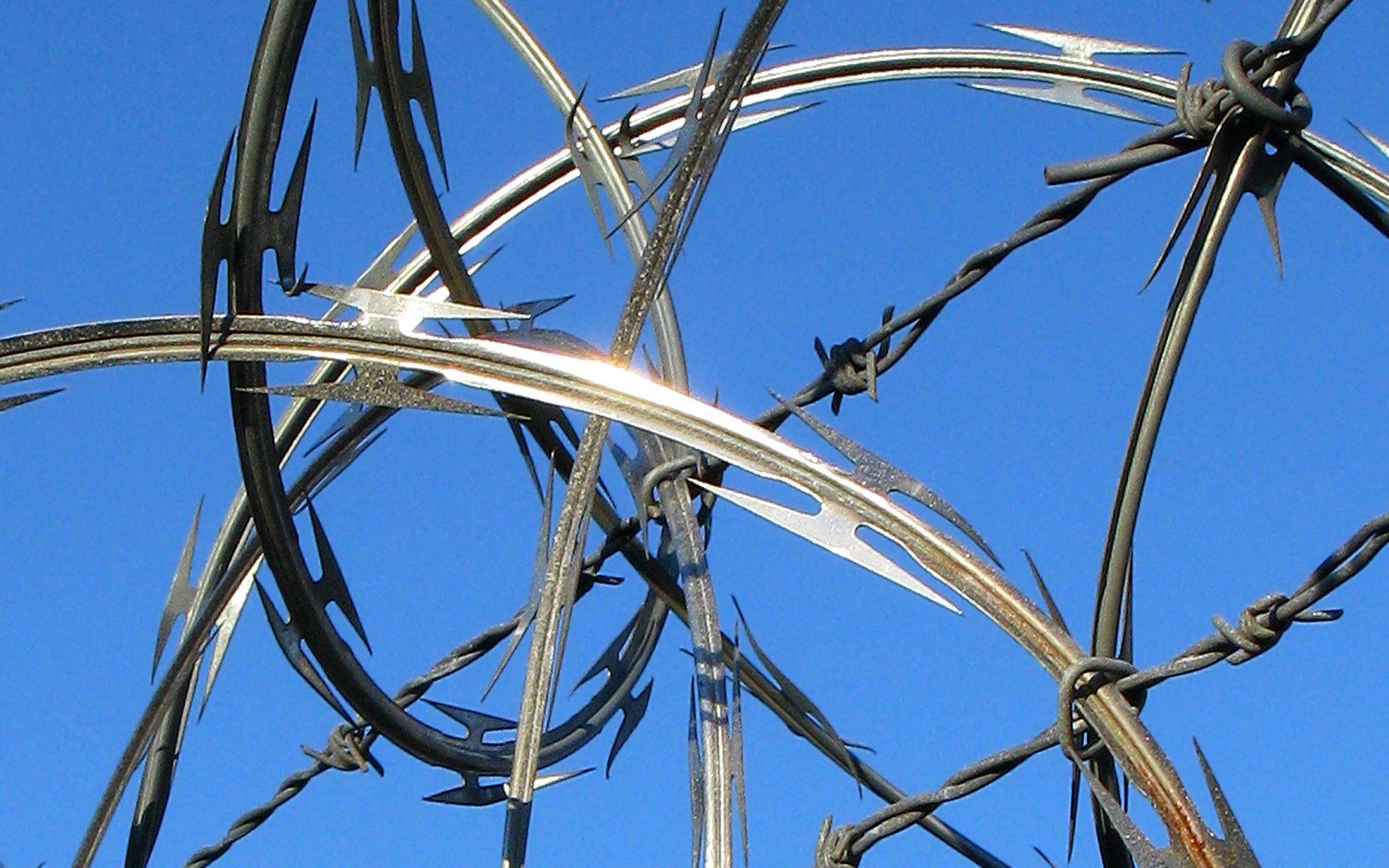 1920x1200 Razor Wire Wallpaper. Razor Chroma
