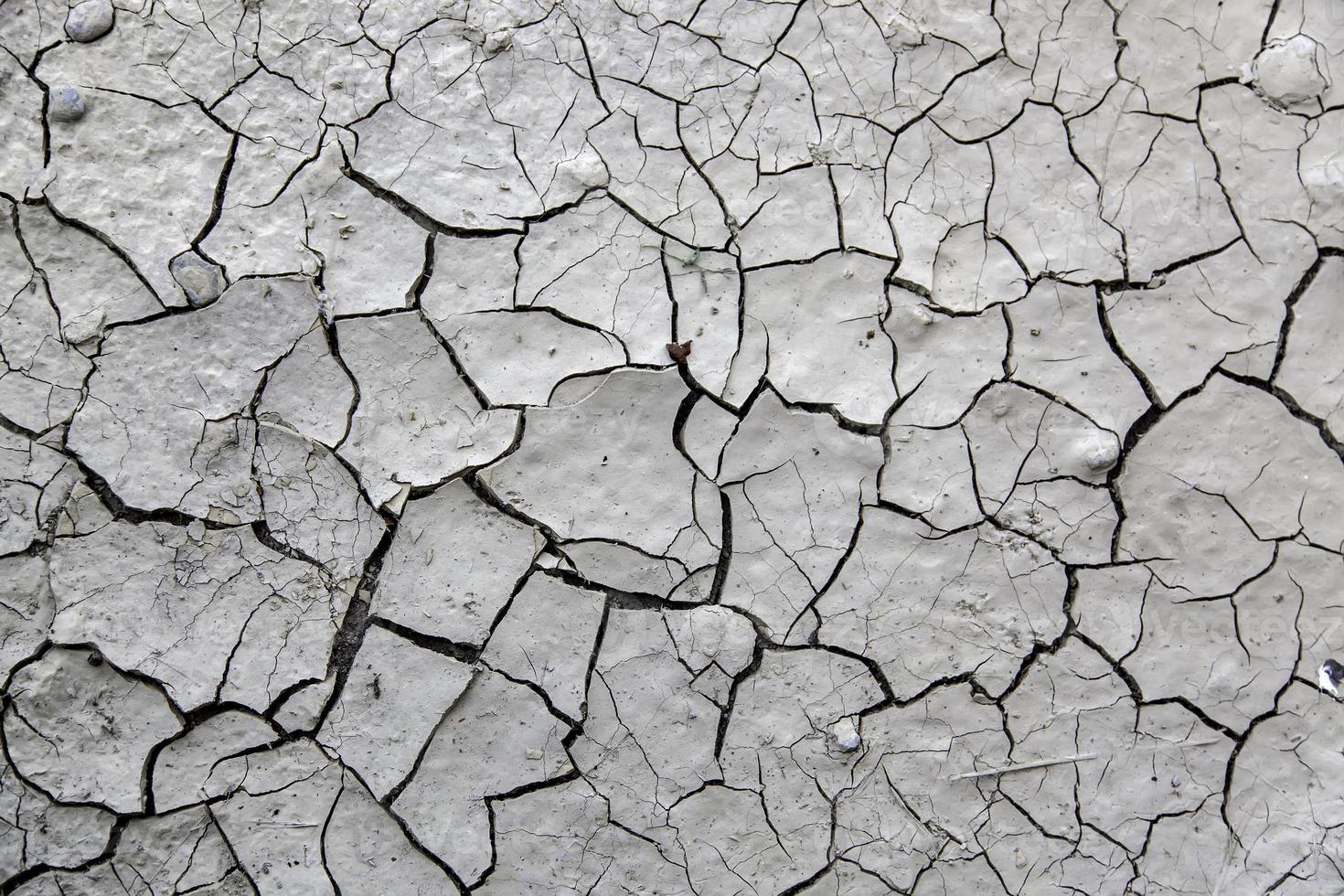 1470x980 Cracked earth texture