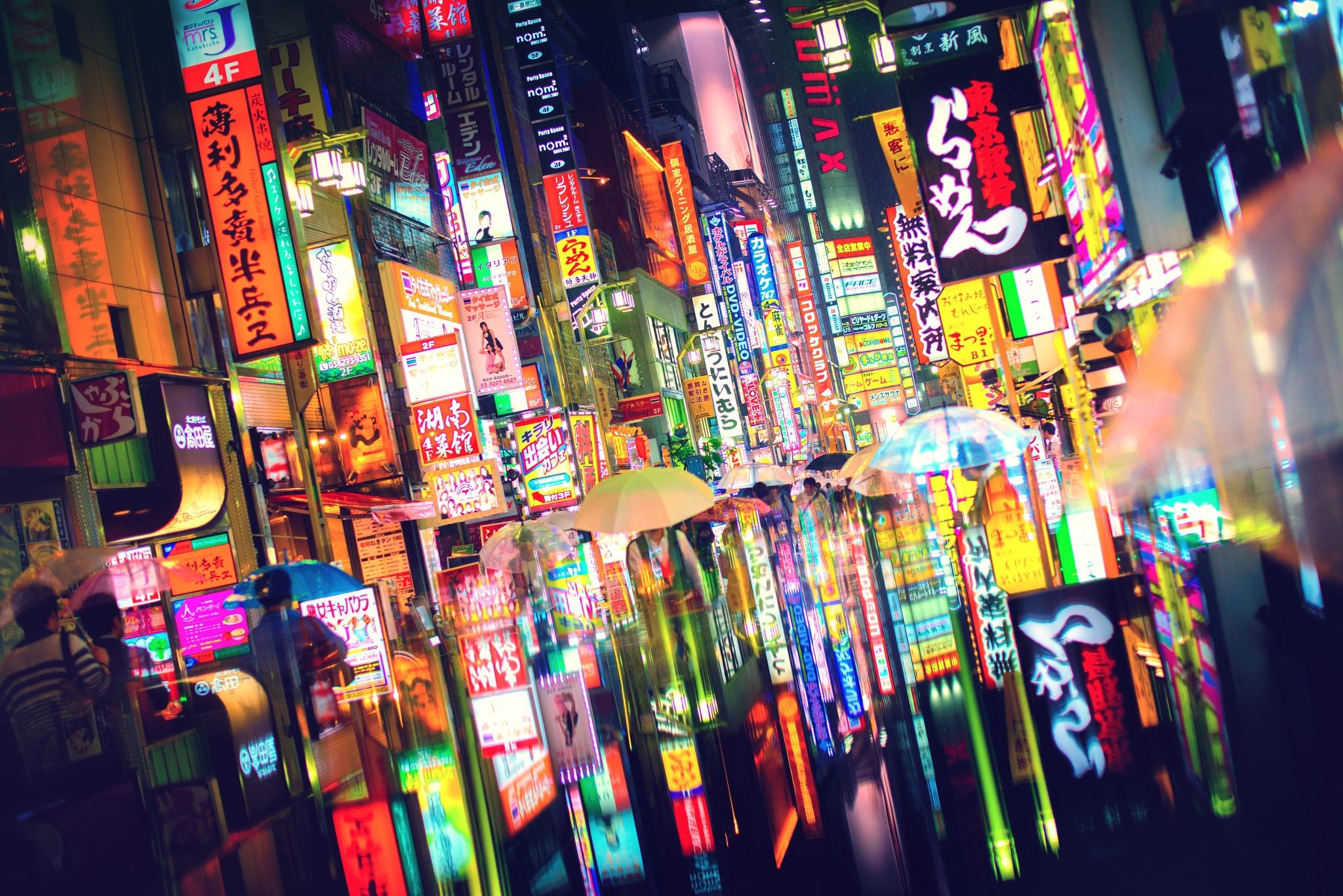 2048x1366 Wallpaper light, the city, lights, people, umbrella, Japan, Tokyo for mobile and desktop, section город, resolution 2048x1366
