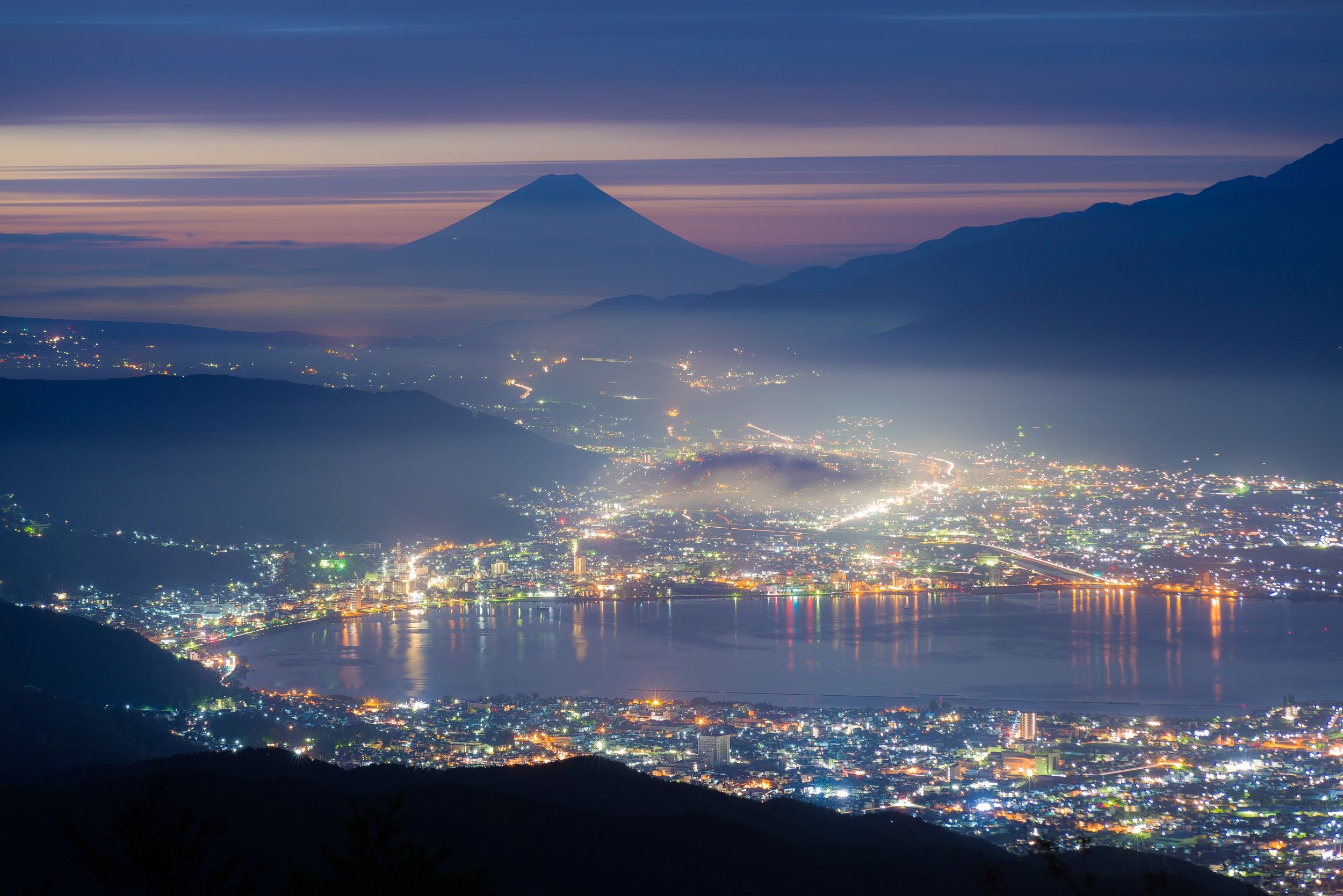 2500x1669 Wallpaper mountains, city, the city, lights, lights, lake, Japan, Japan for mobile and desktop, section пейзажи, resolution 2500x1669