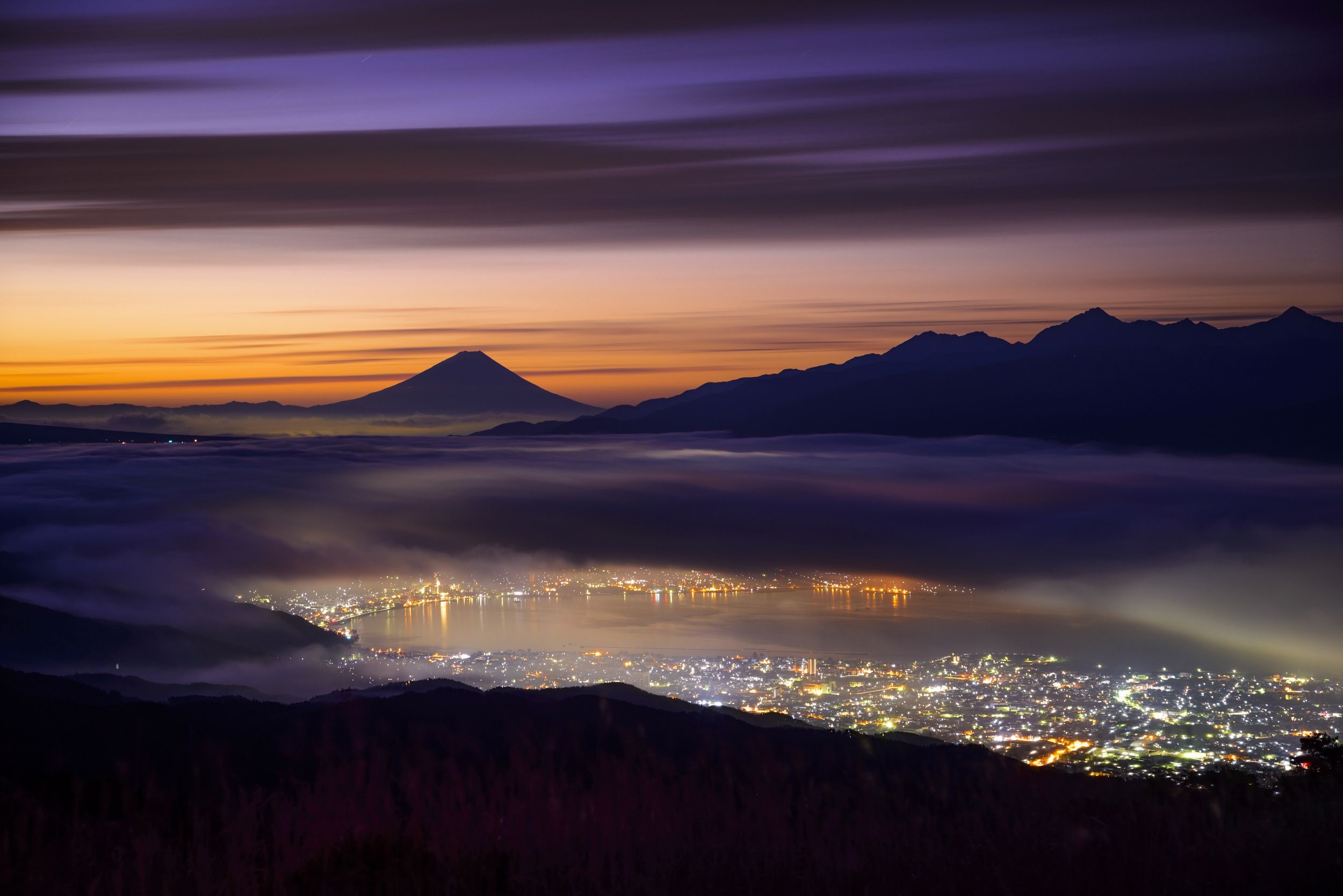 2500x1668 Wallpaper light, mountains, night, the city, lights, fog, the evening, Japan for mobile and desktop, section пейзажи, resolution 2500x1668