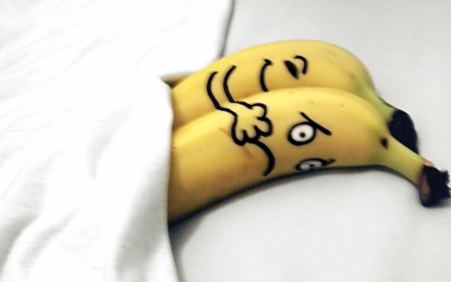1920x1200 Funny Banana Wallpaper