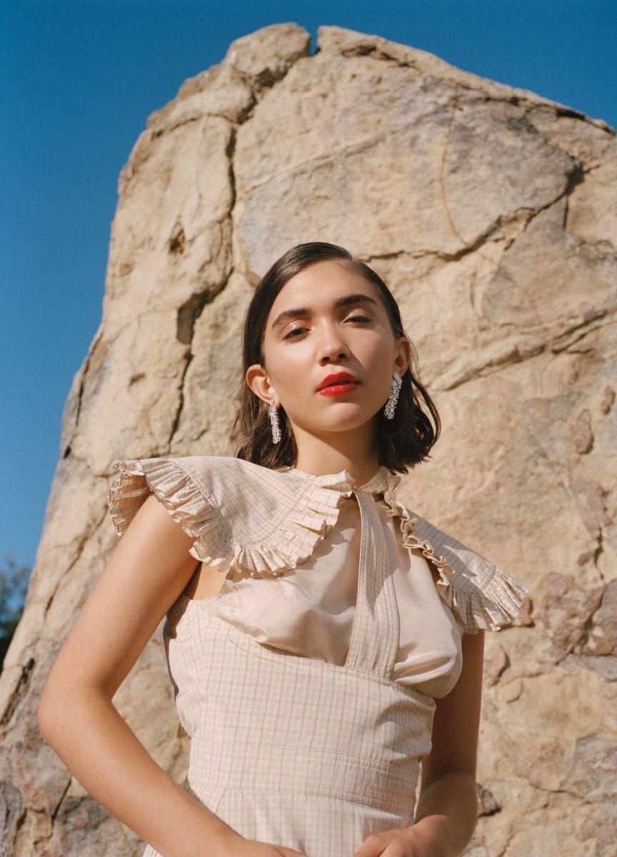 864x1200 Rowan Blanchard wallpaper