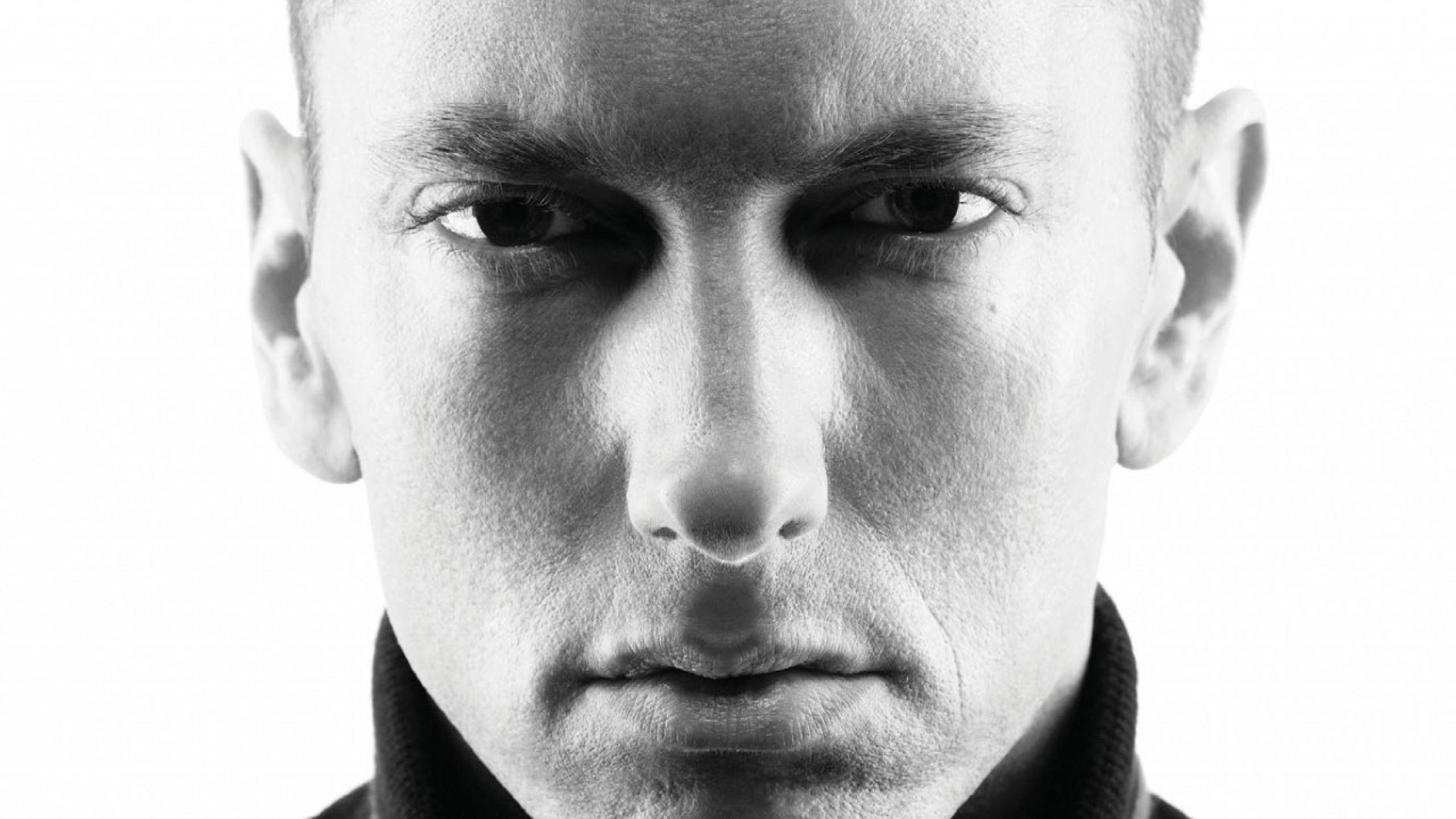 2560x1440 Eminem Slim Shady Evil Celebrity Singer Actor Black White