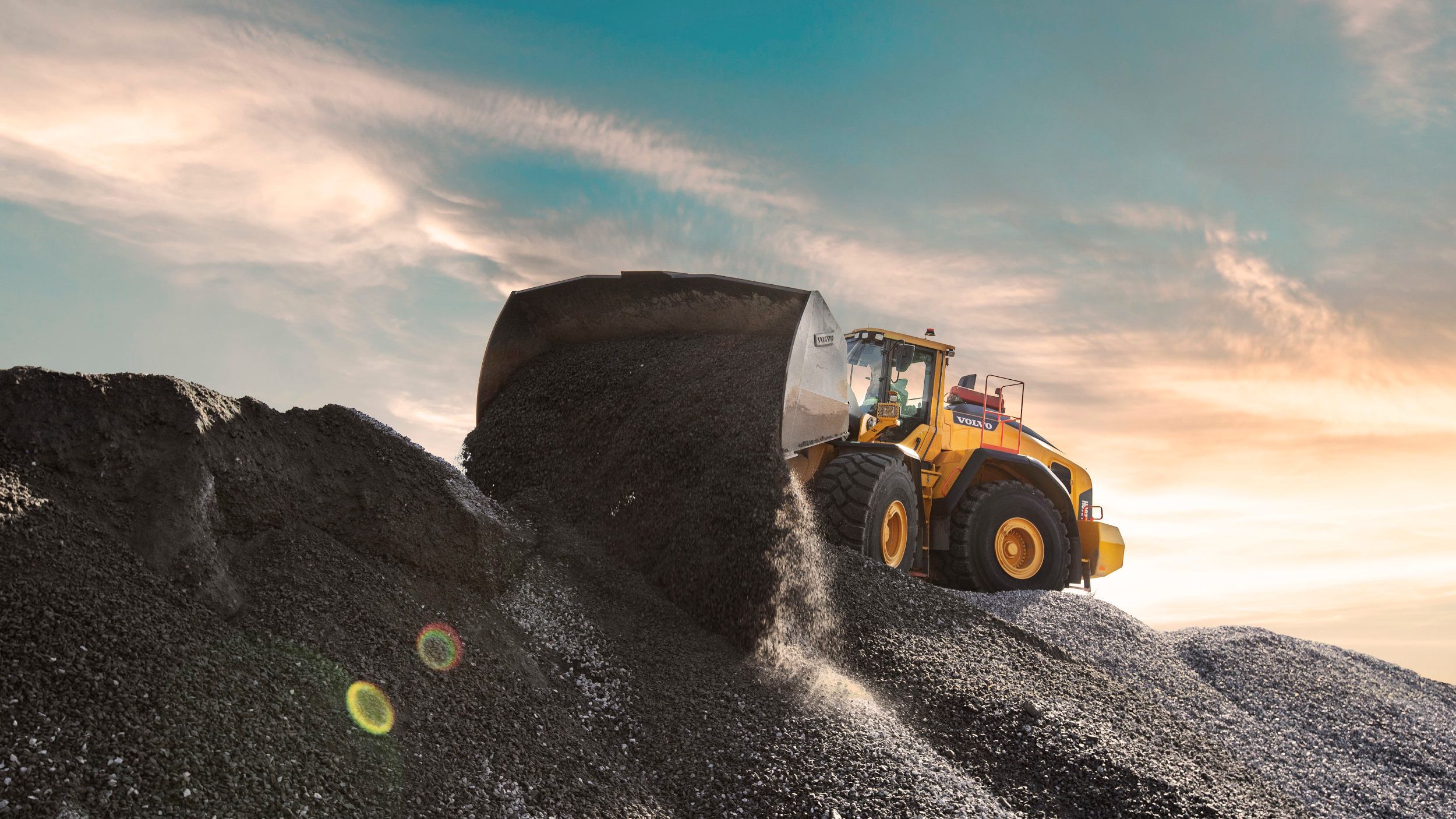 2500x1406 VOLVO WHEEL LOADERS (series)