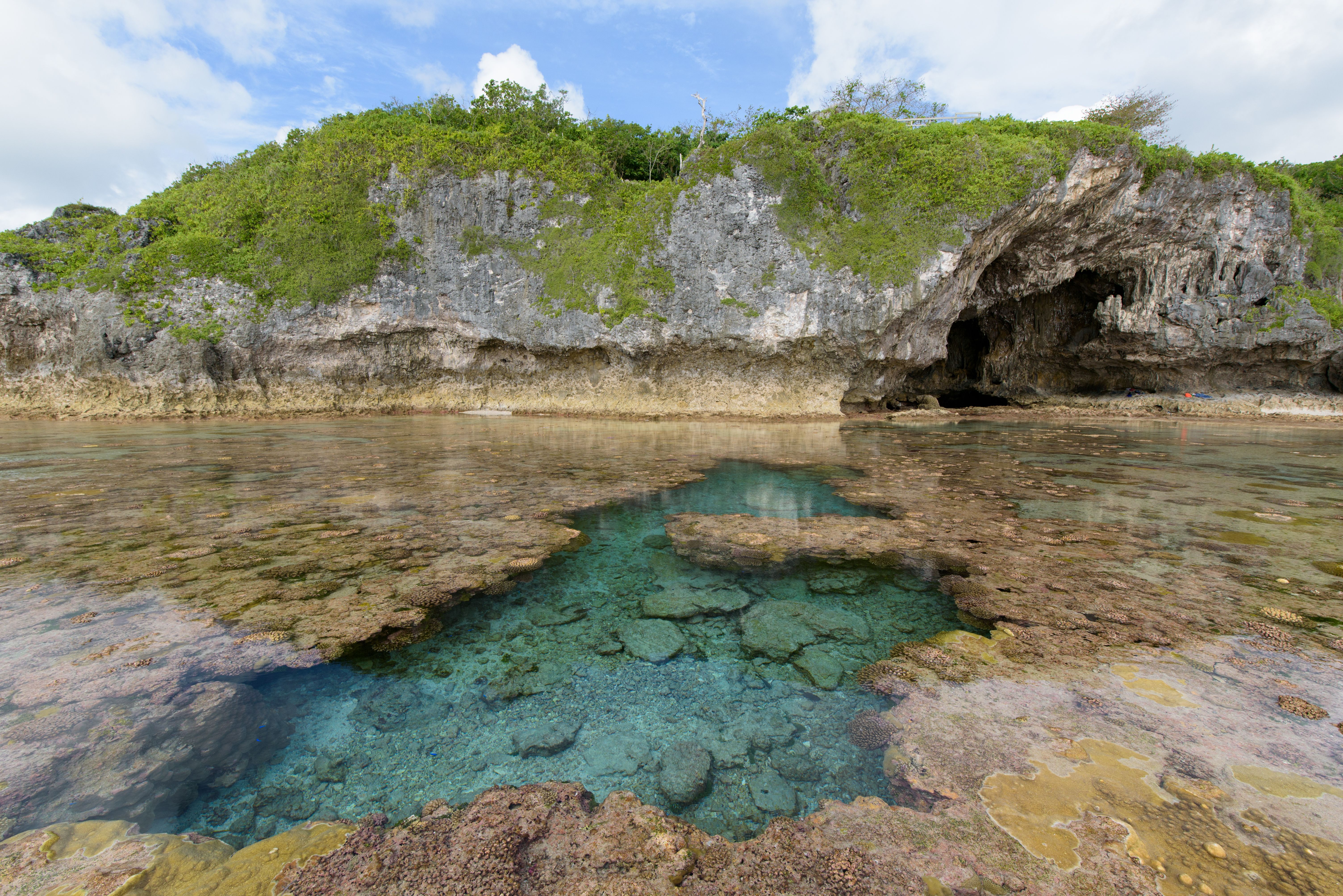6016x4016 Niue: The “Rock of the Pacific”