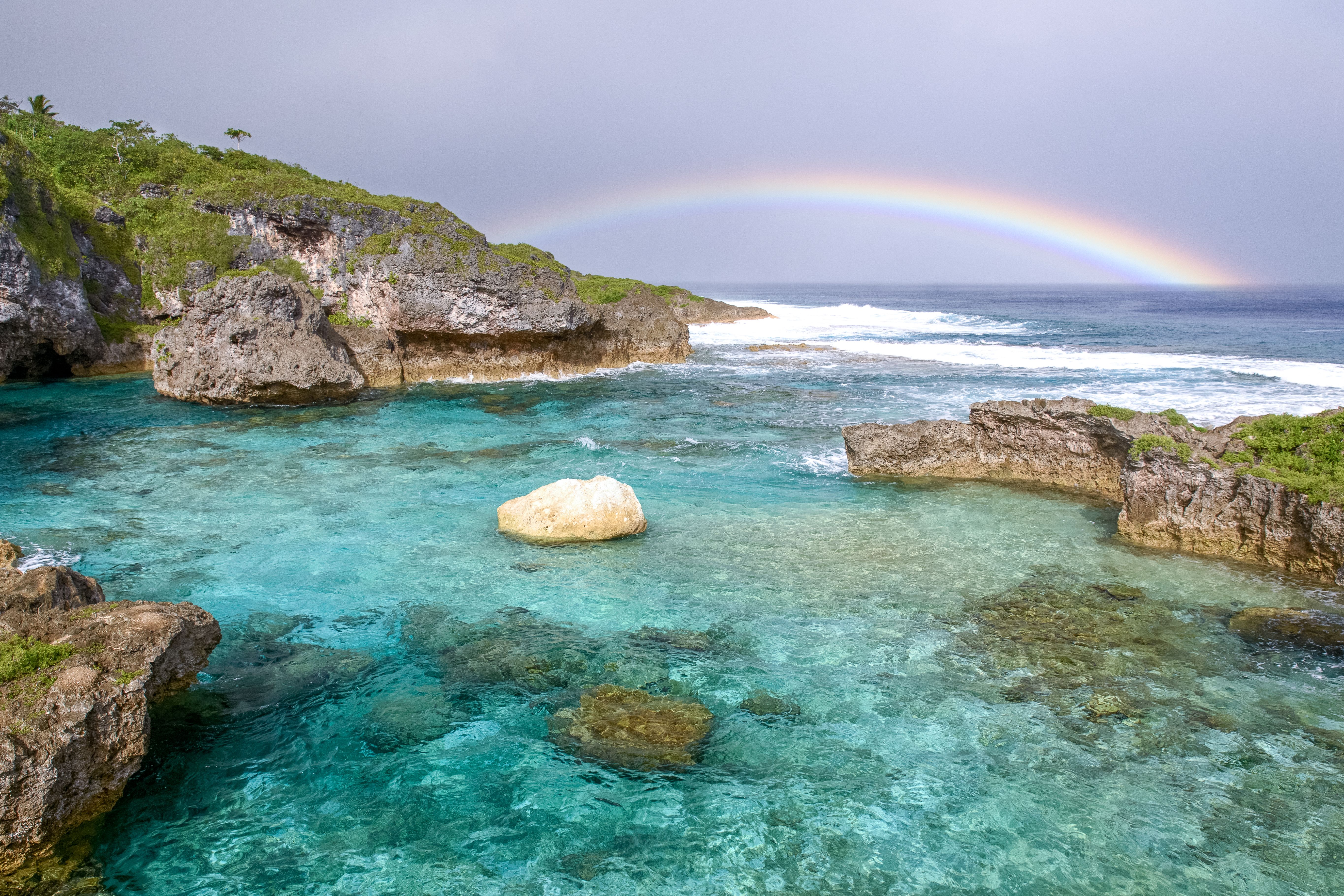 5460x3640 Niue: The “Rock of the Pacific”
