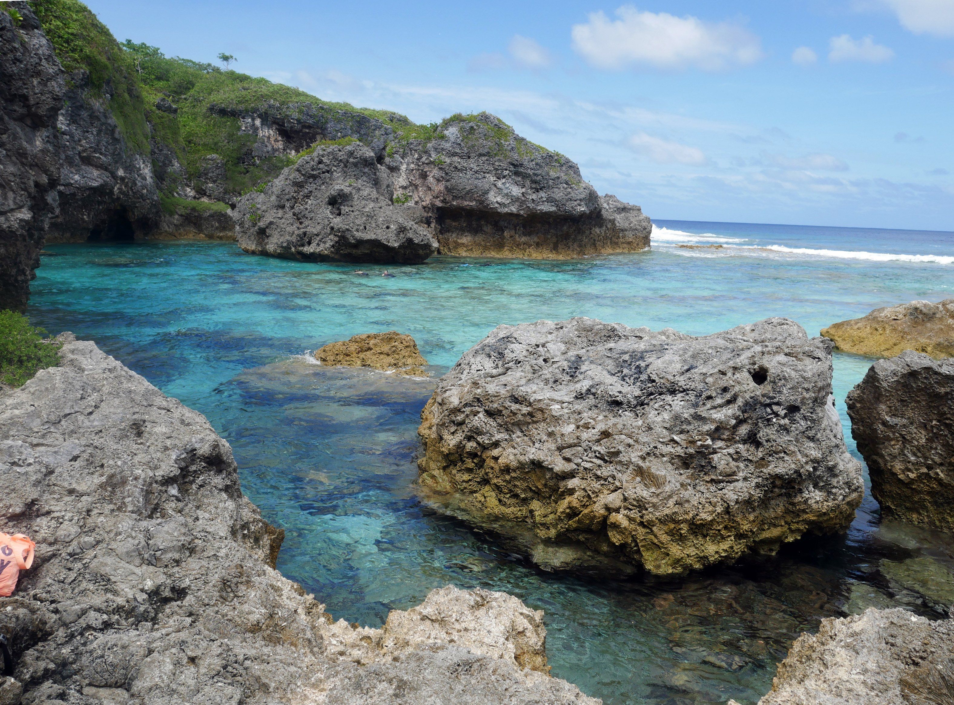 3151x2328 Succumbing to Niue's charms. Otago Daily Times Online News