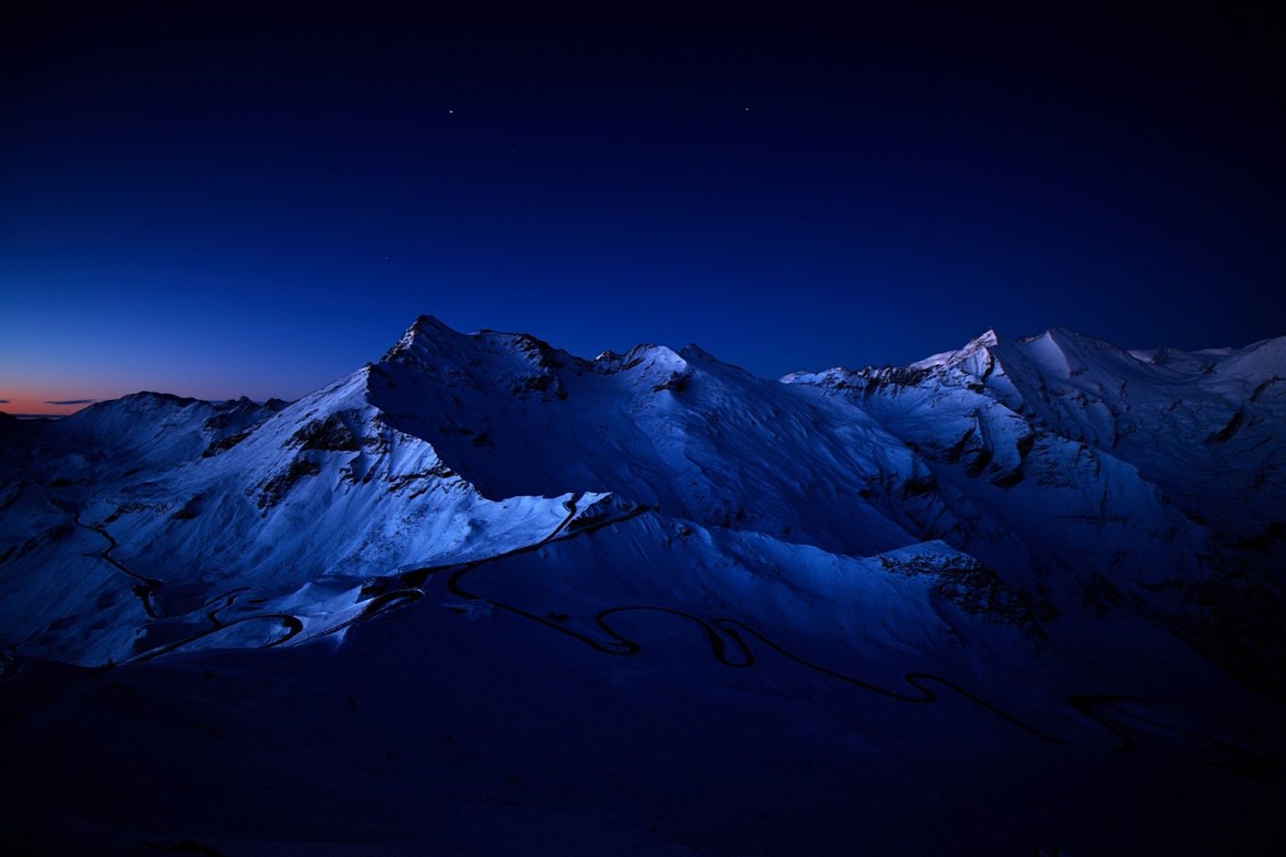 1440x960 Snowy Mountain Peaks 4K UHD Wallpaper for UltraHD Desktop and TV : Smartphone and Tablet Devices