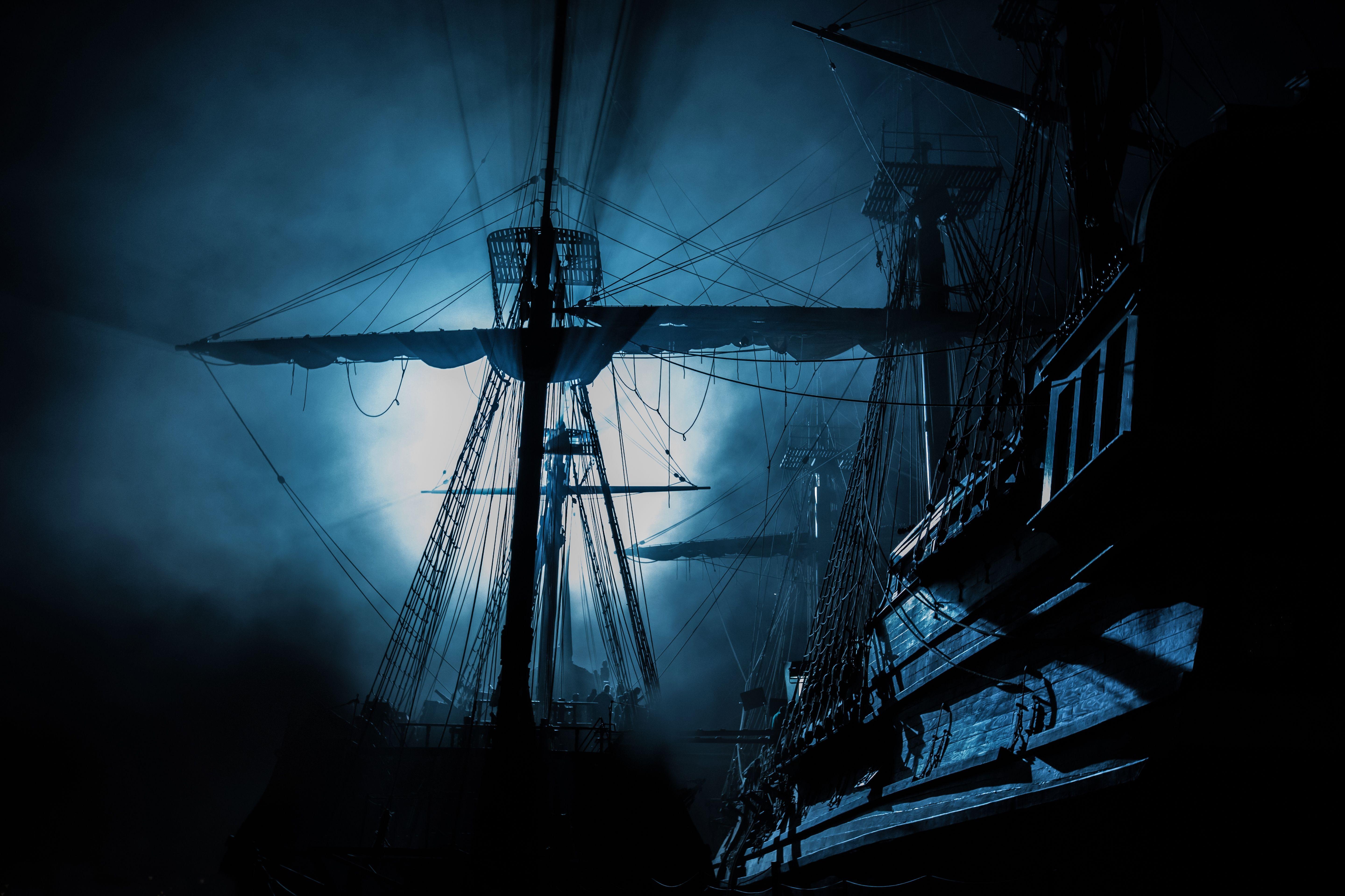 5760x3840 Black Sails Background 4K Download