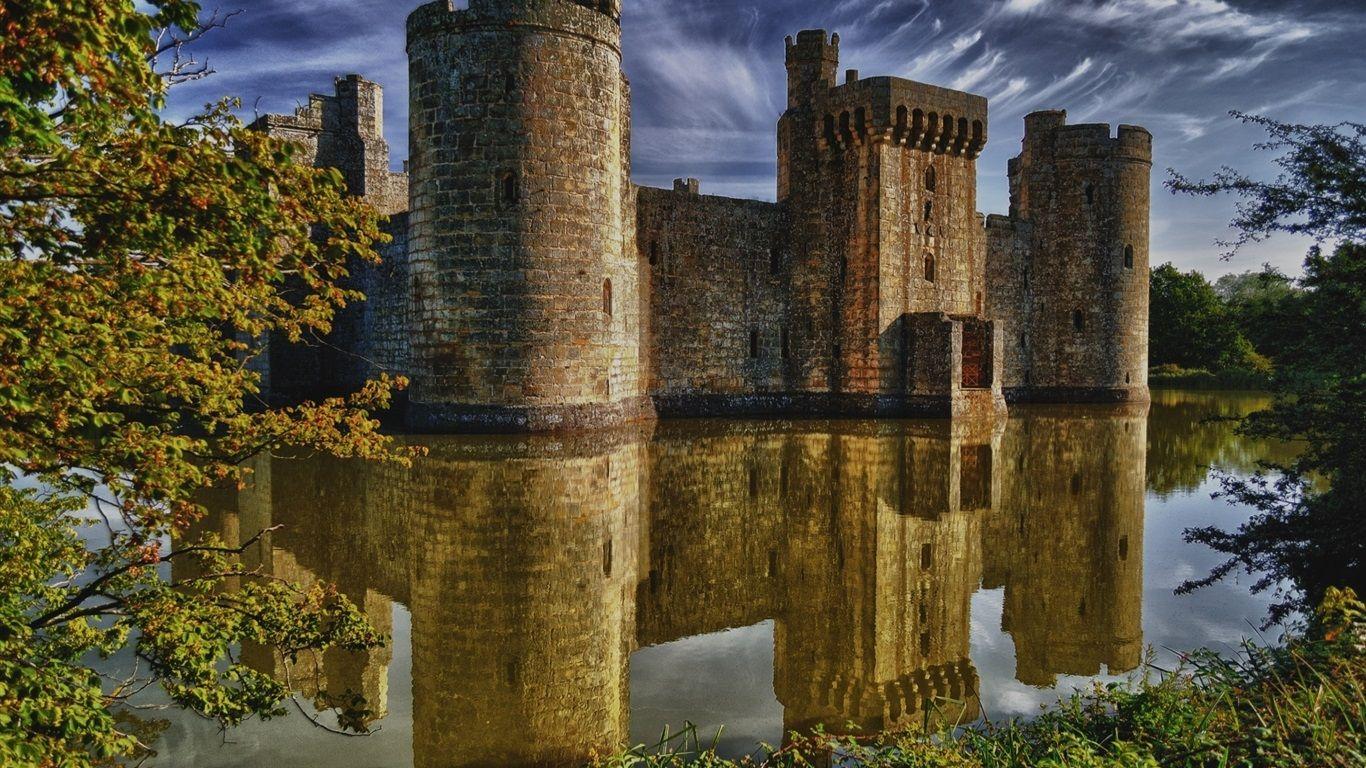 1366x768 Wallpaper Bodiam Castle, East Sussex, England, medieval, lake