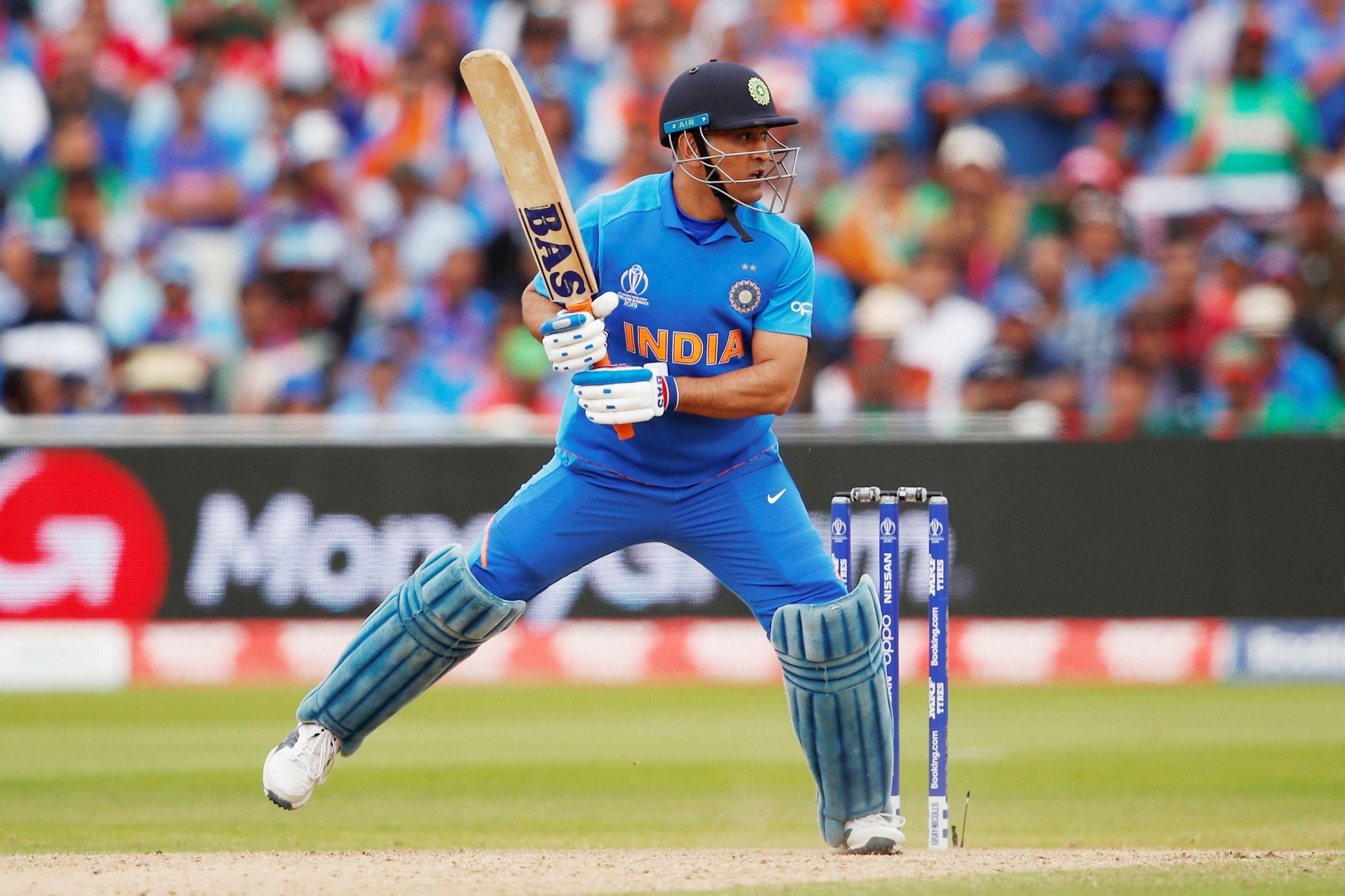 MS Dhoni reveals why he stepped down as India captain - myKhel