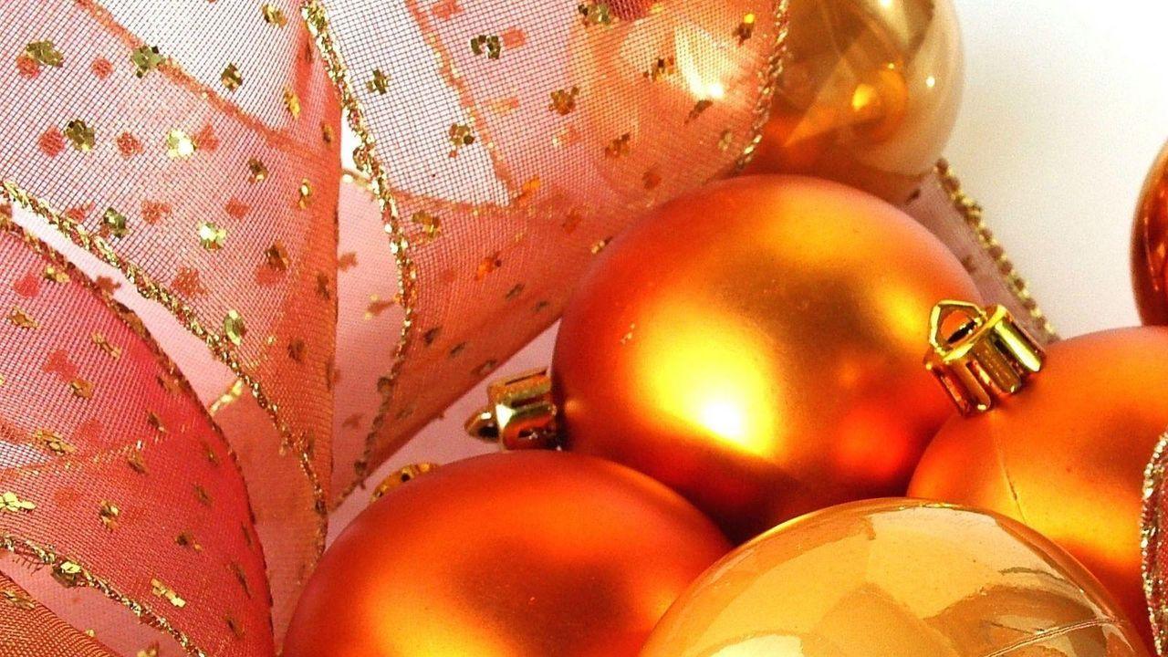 1280x720 Download wallpaper 1280x720 christmas decorations, balloons
