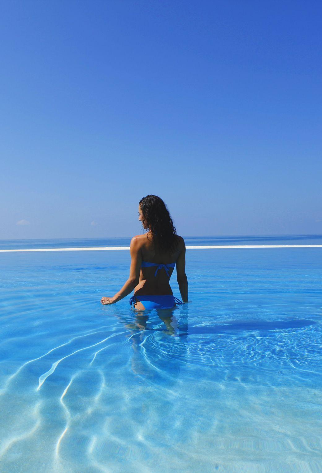 1040x1526 Ocean Girl Wallpaper for iPhone Pro Max, X, 6