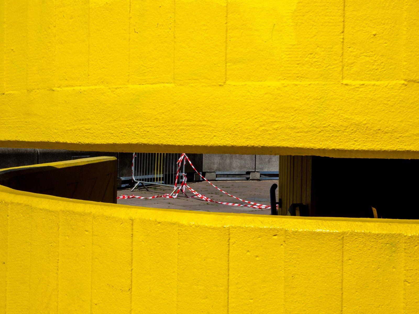 1600x1200 The Webs Of Covid Related Caution Tape Across London