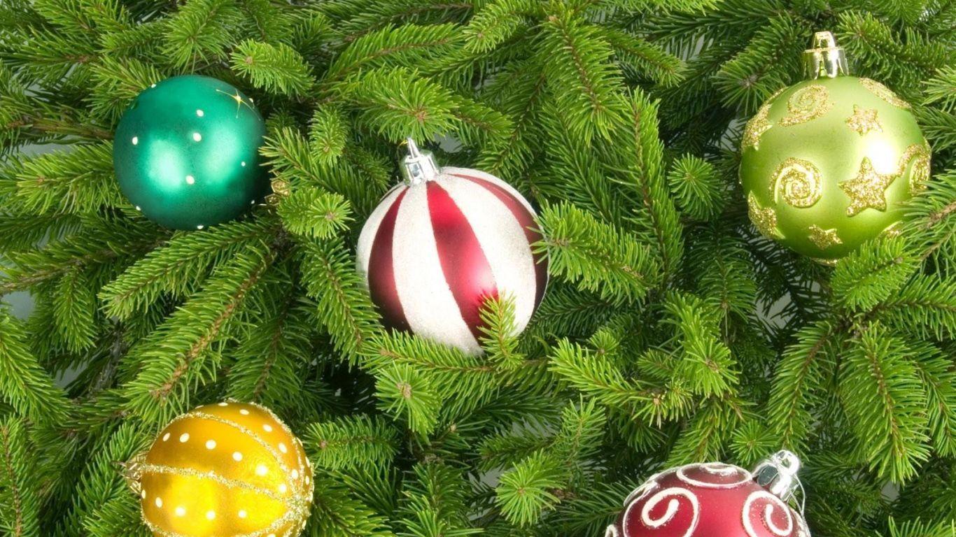 1366x768 Download Wallpaper 1366x768 Christmas tree, Christmas decorations