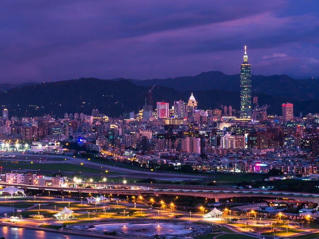 1024x768 Purple City Twilight Scenery