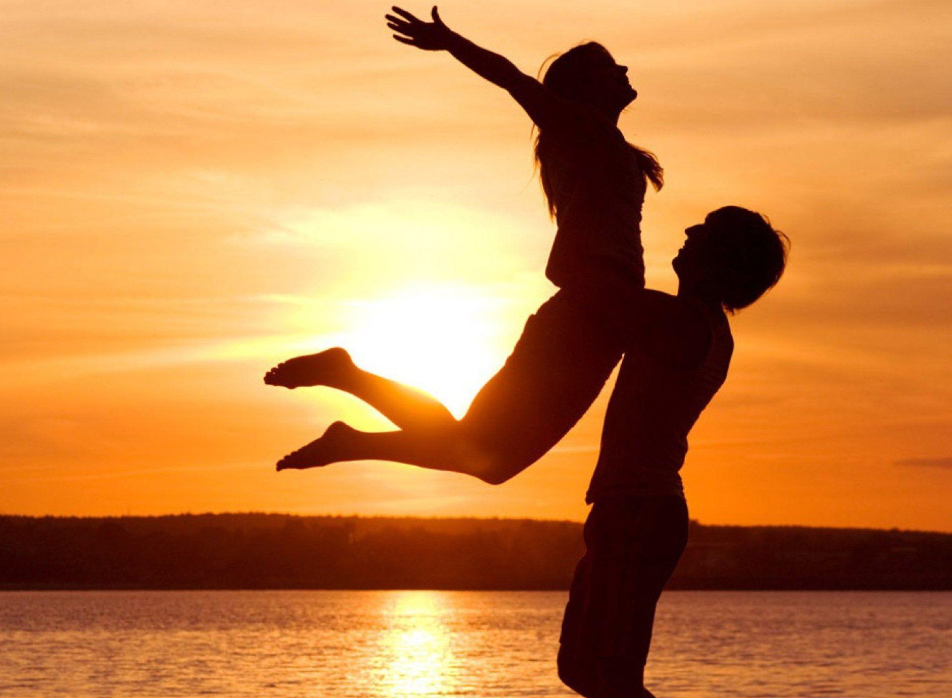 1920x1408 Hug hugging couple love mood people men women wallpaper