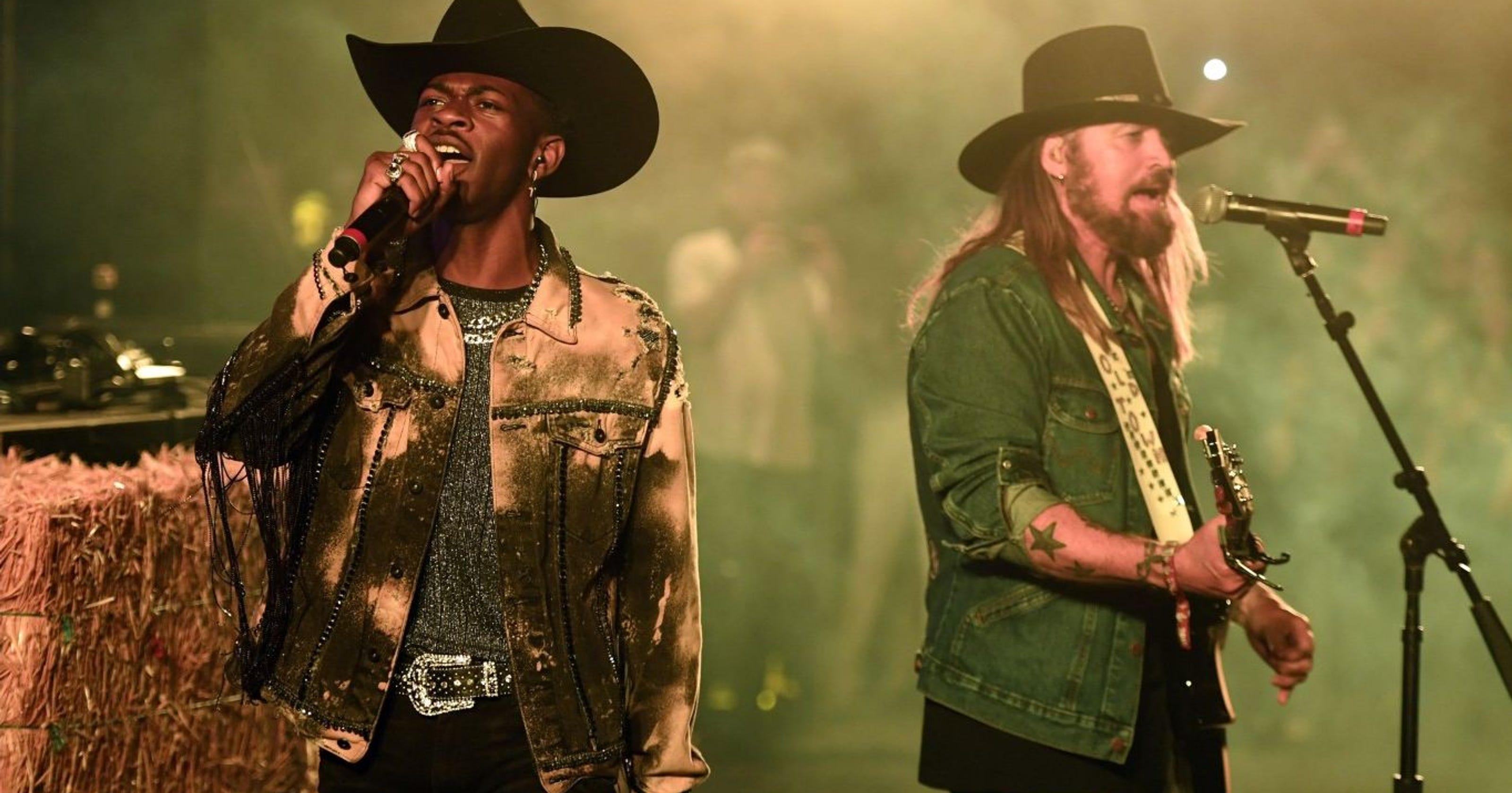 3200x1680 Lil Nas X Is New XXXTentacion?