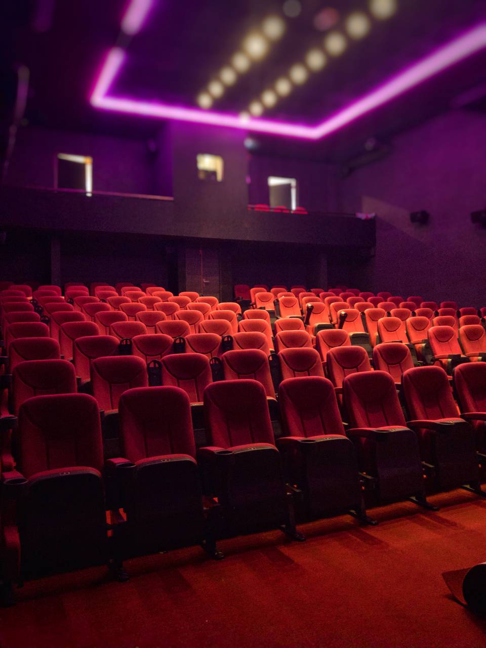 960x1280 Cinema wallpaper