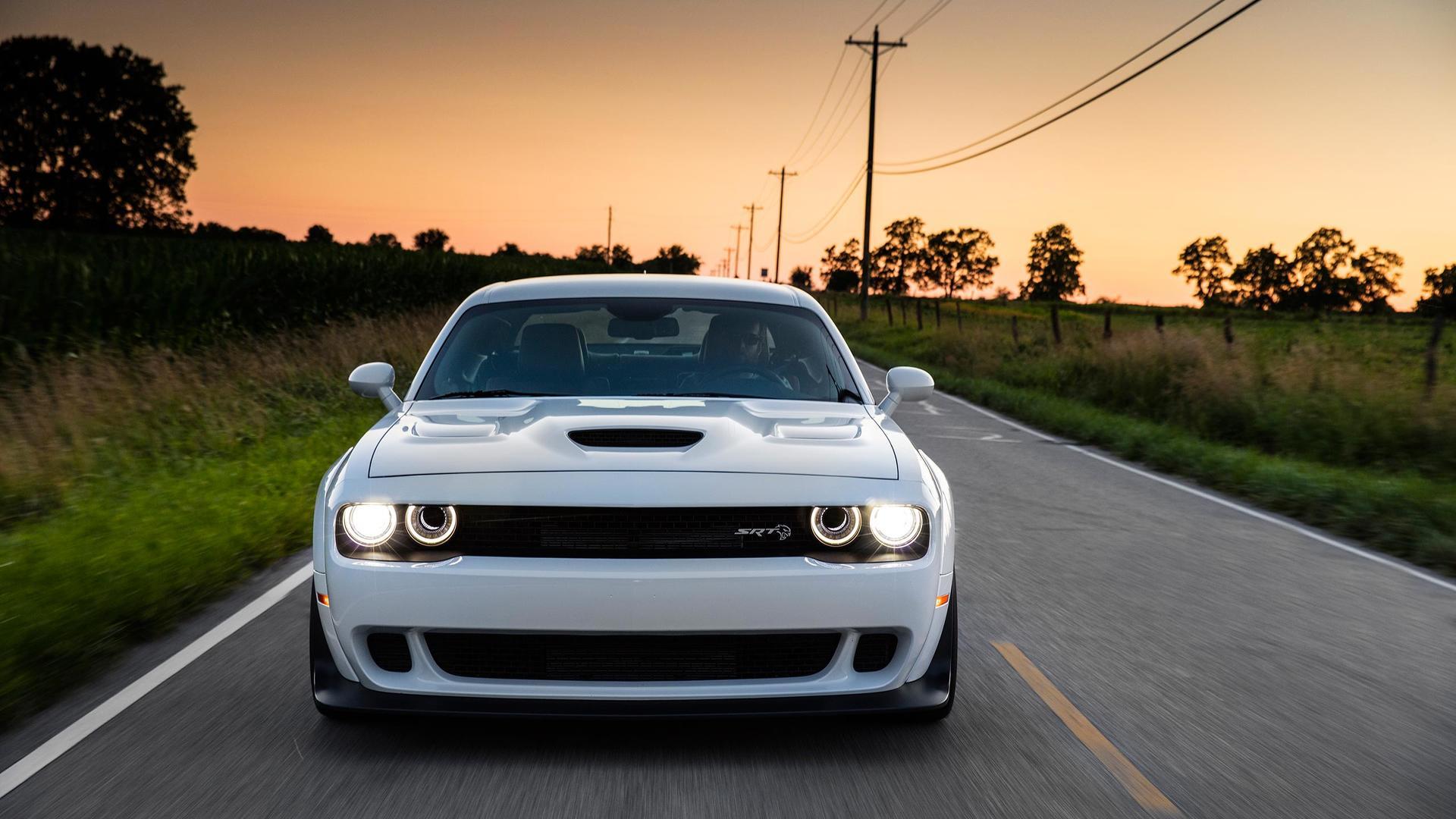 White Dodge Challenger Wallpapers Top Free White Dodge Challenger Backgrounds WallpaperAccess