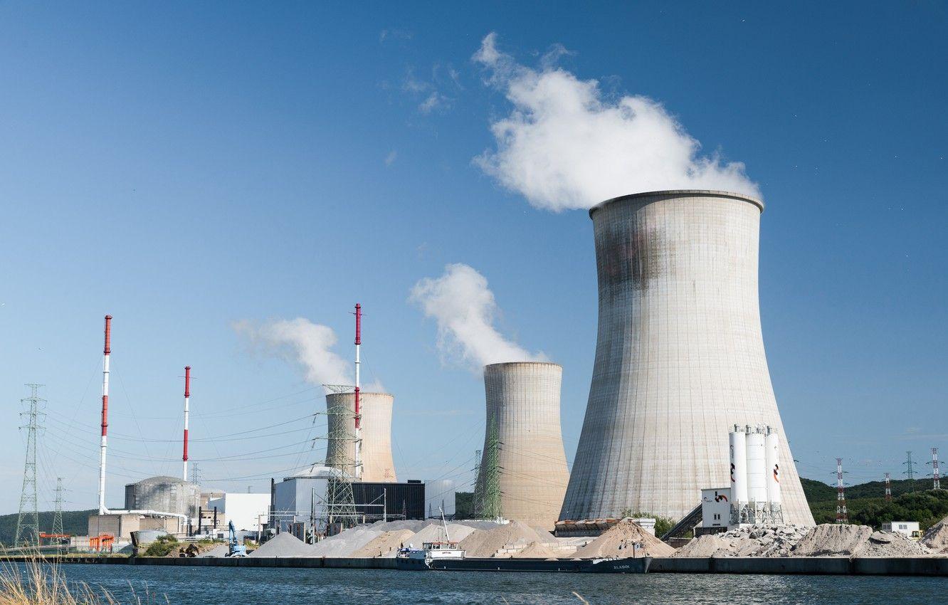 52292 Nuclear Power Station Stock Photos HighRes Pictures and Images   Getty Images