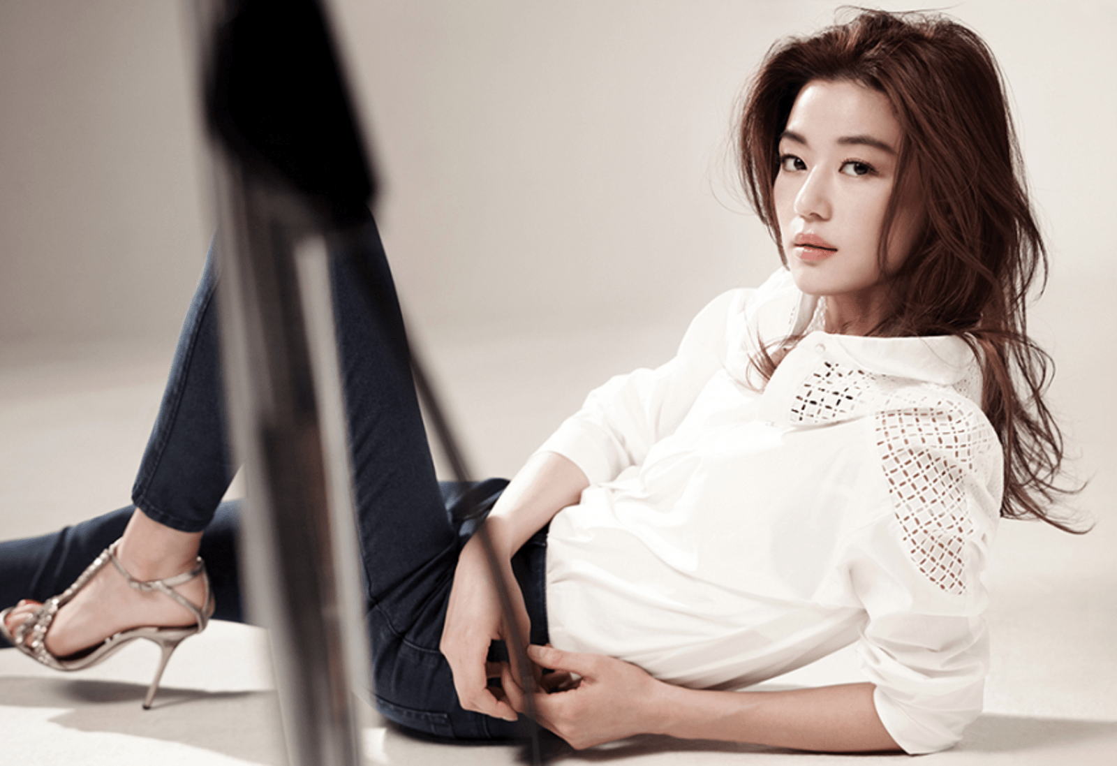 1600x1097 Jun Ji Hyun Wallpaper