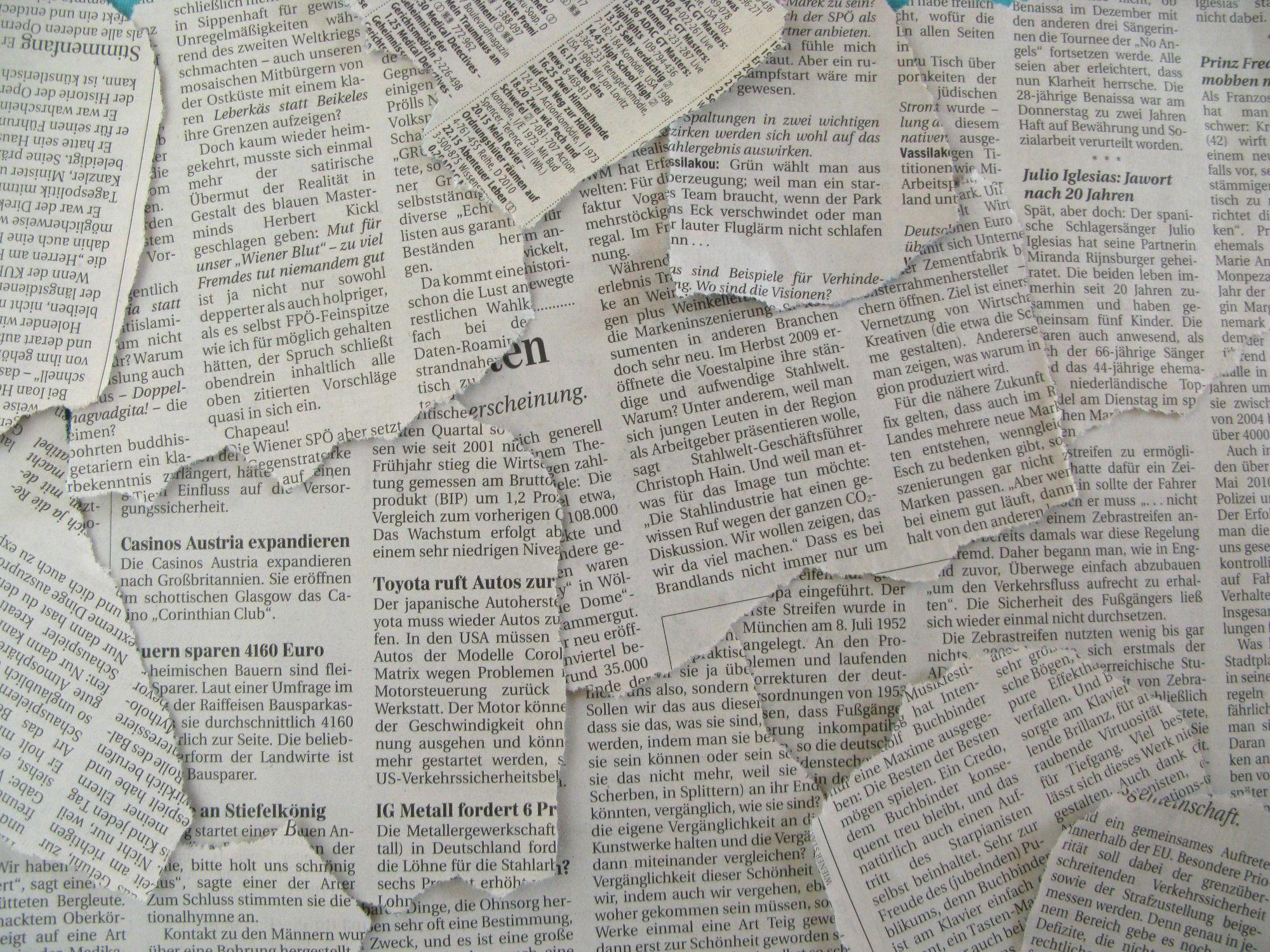 2000x1500 Old Newspapers Wallpaper