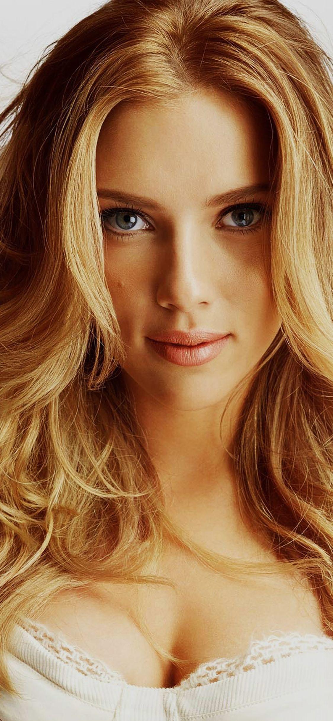 1125x2436 iPhoneXpapers johansson smile celebrity