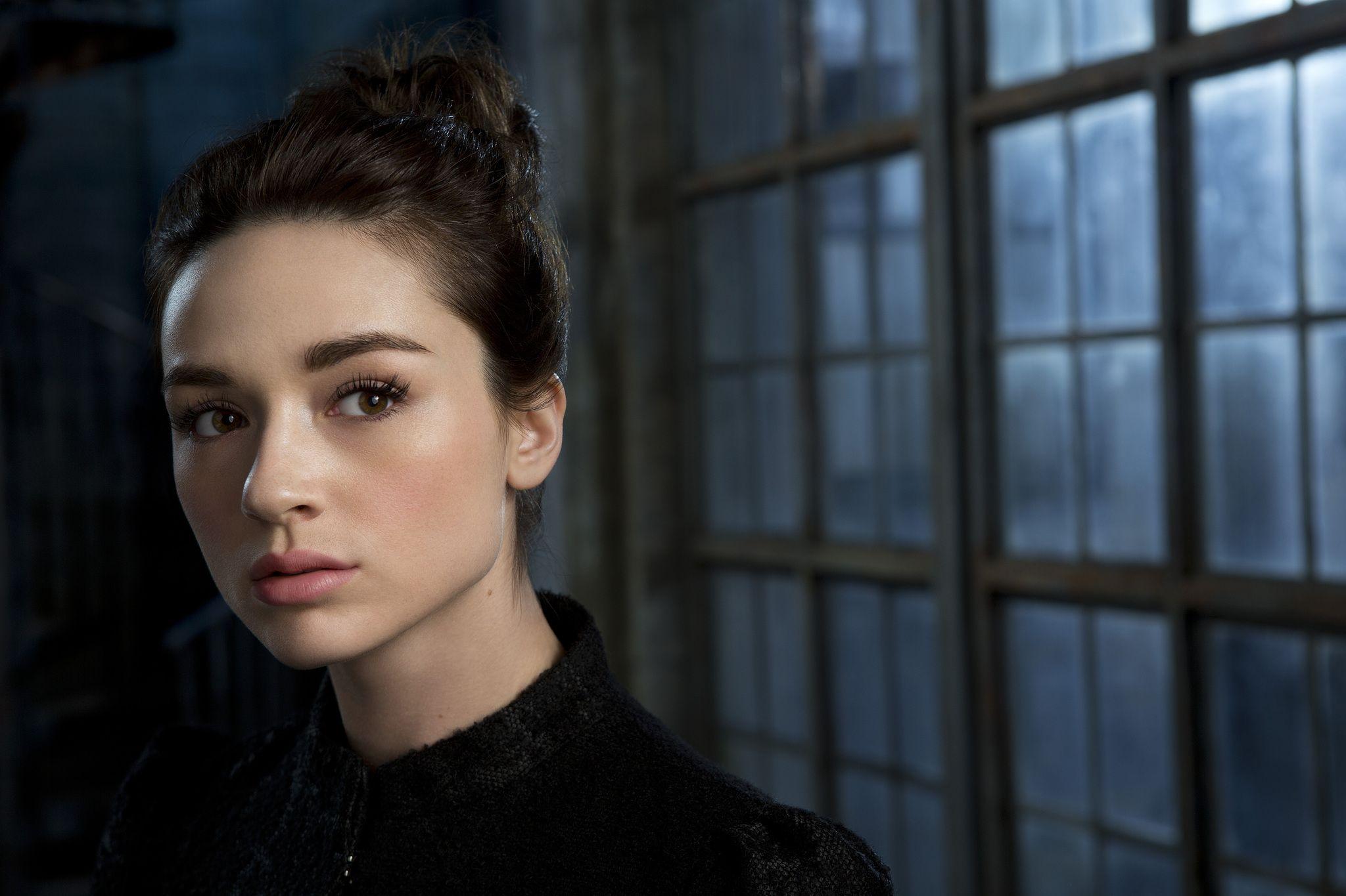 2048x1365 Crystal Reed HD Wallpaper