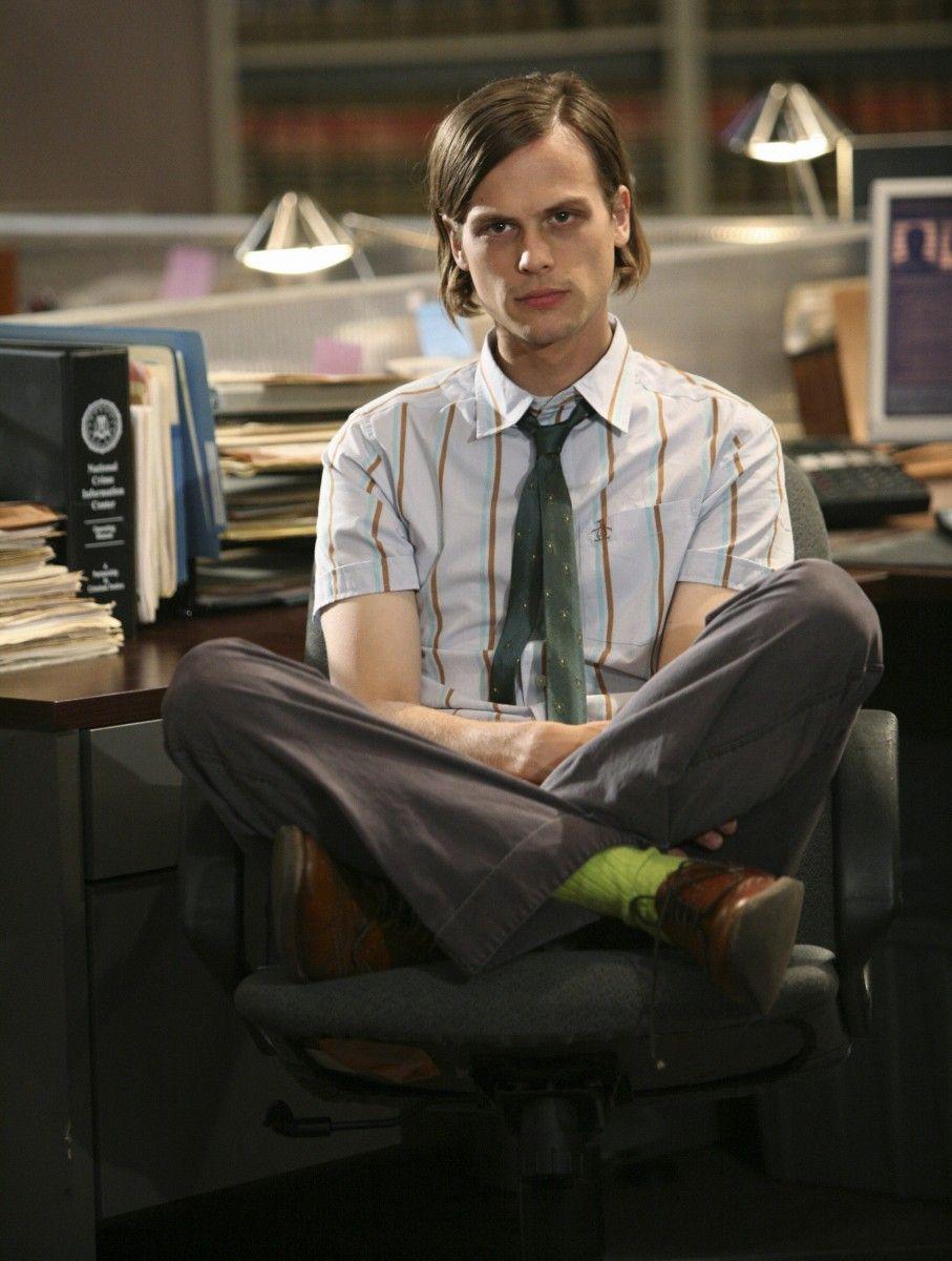 907x1200 Matthew Gray Gubler wallpaper