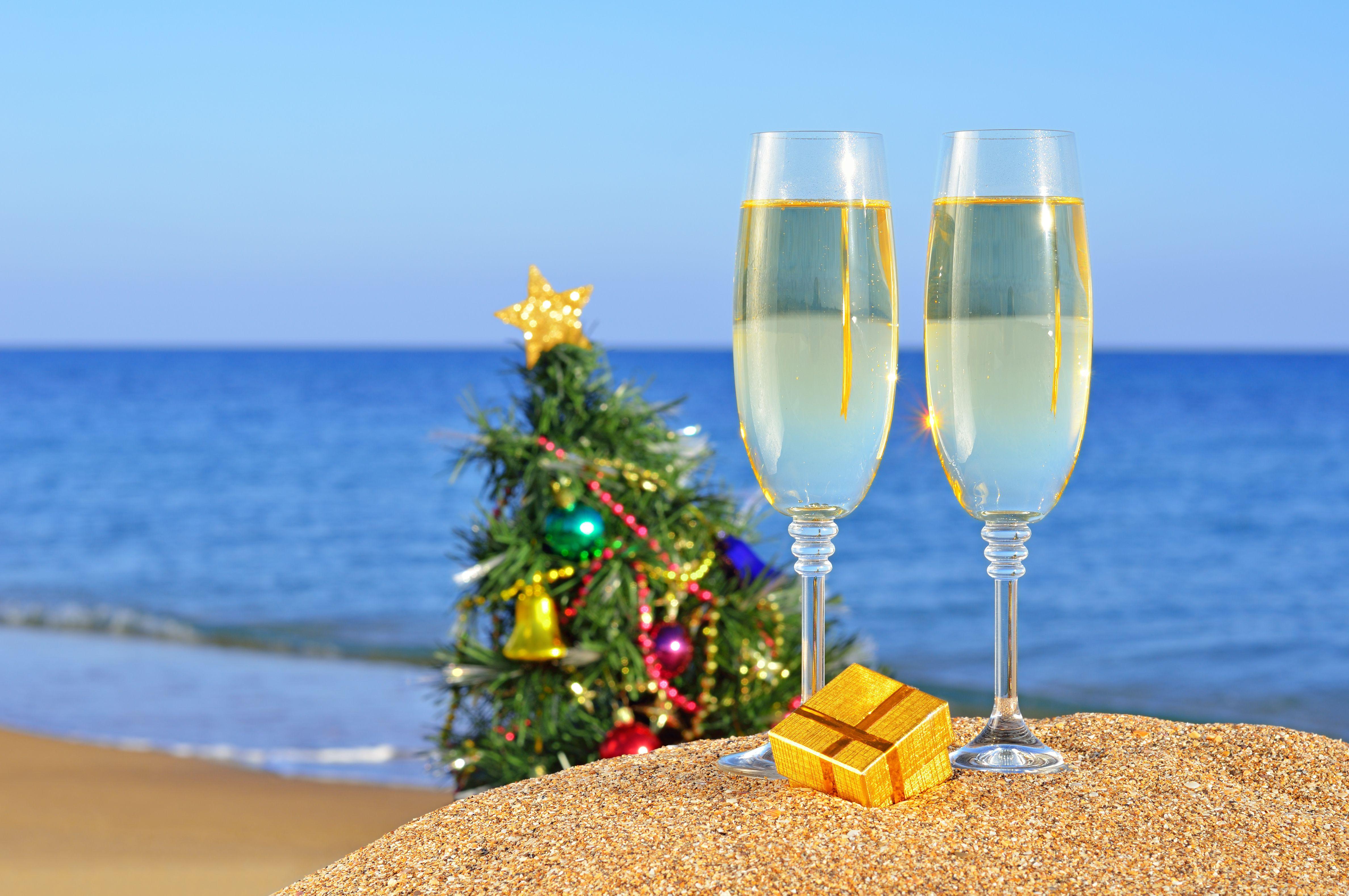 4752x3158 Free Download Nice Christmas Beach Image